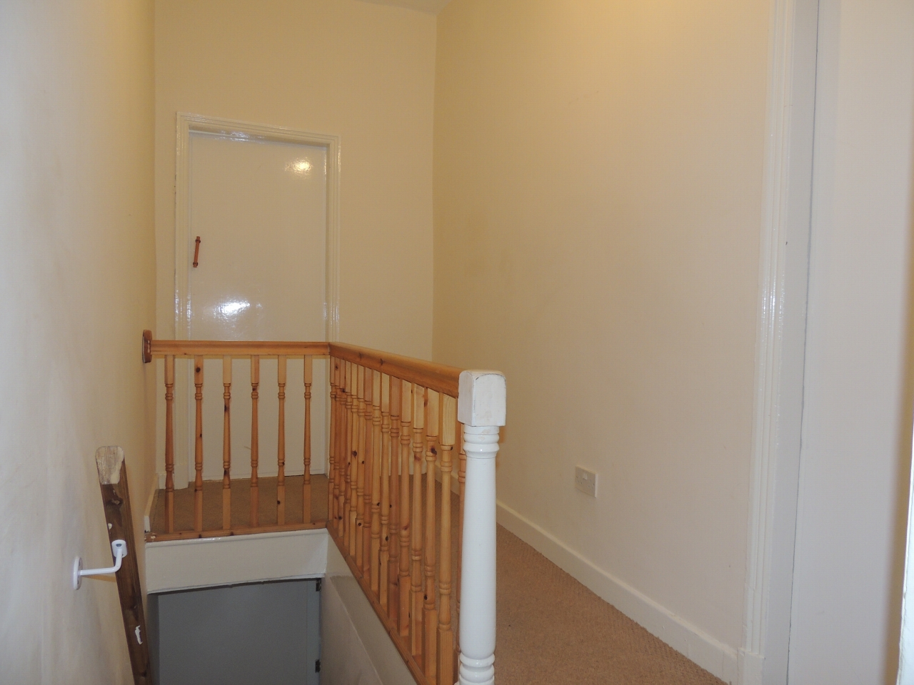 2 bedroom mid terraced house Let in Chorley - landing