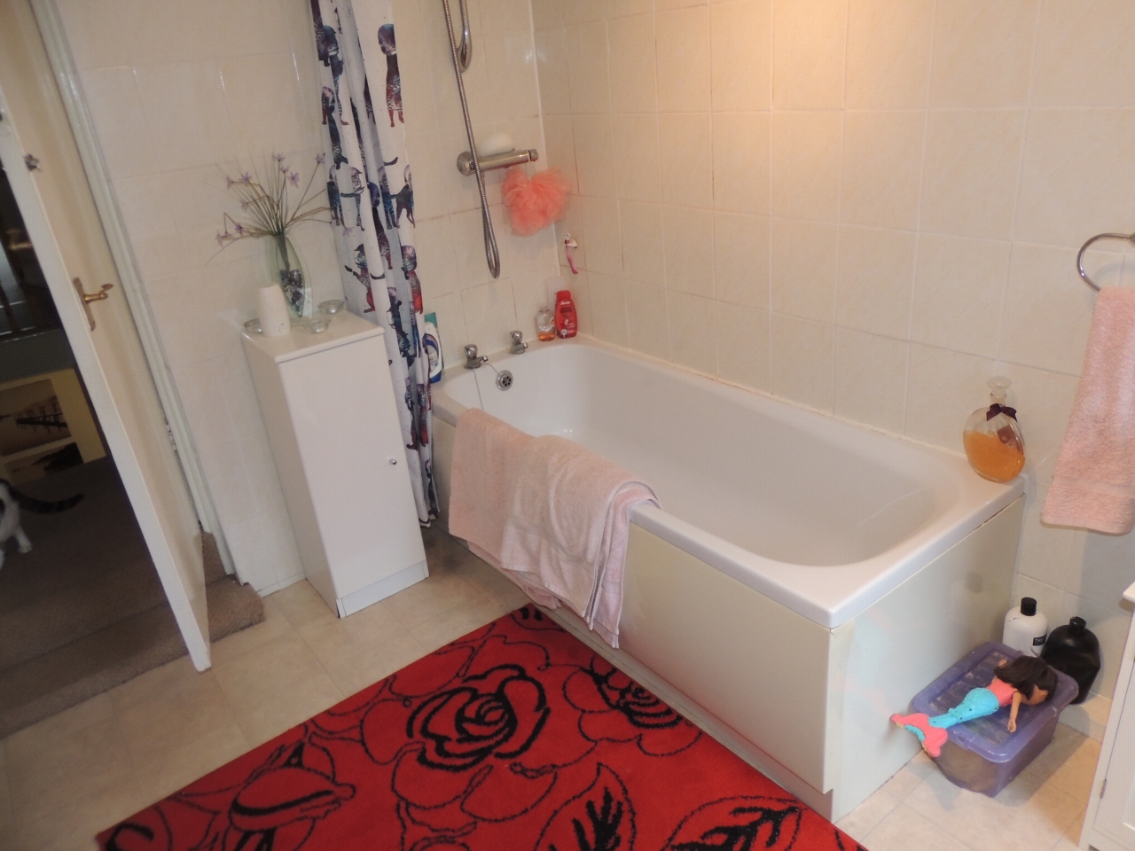 2 bedroom mid terraced house Let in Chorley - bathroom