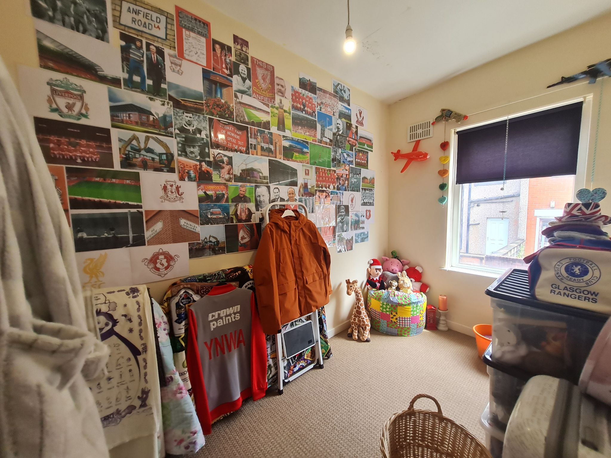 2 bedroom mid terraced house Let in Chorley - second bedroom