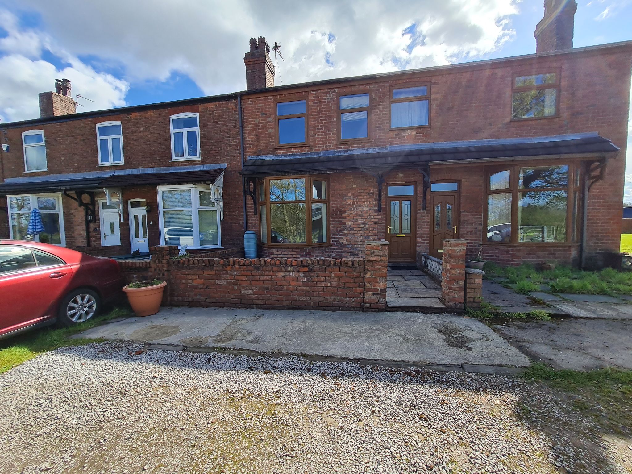 2 bedroom cottage house Let Agreed in Chorley - Front