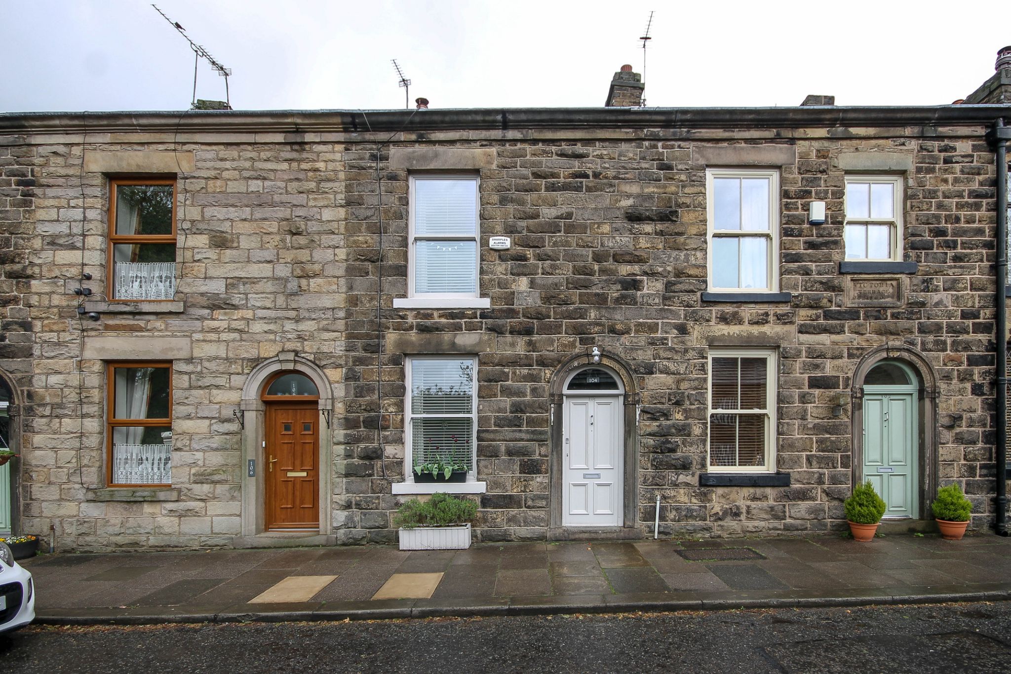 3 bedroom cottage house Sold in Turton - Photograph 1