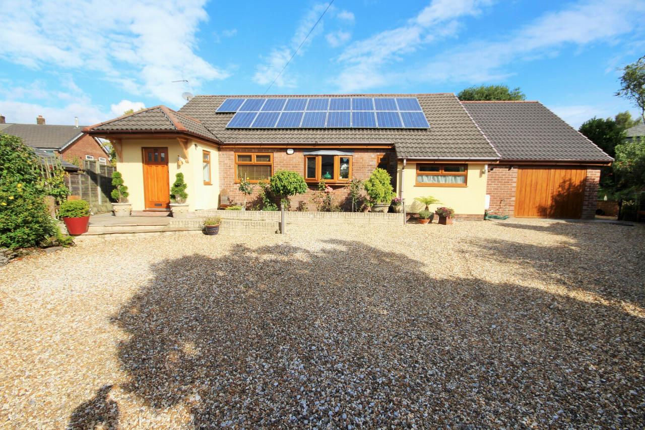 4 bedroom detached bungalow Sale Agreed in Bolton - Photograph 29