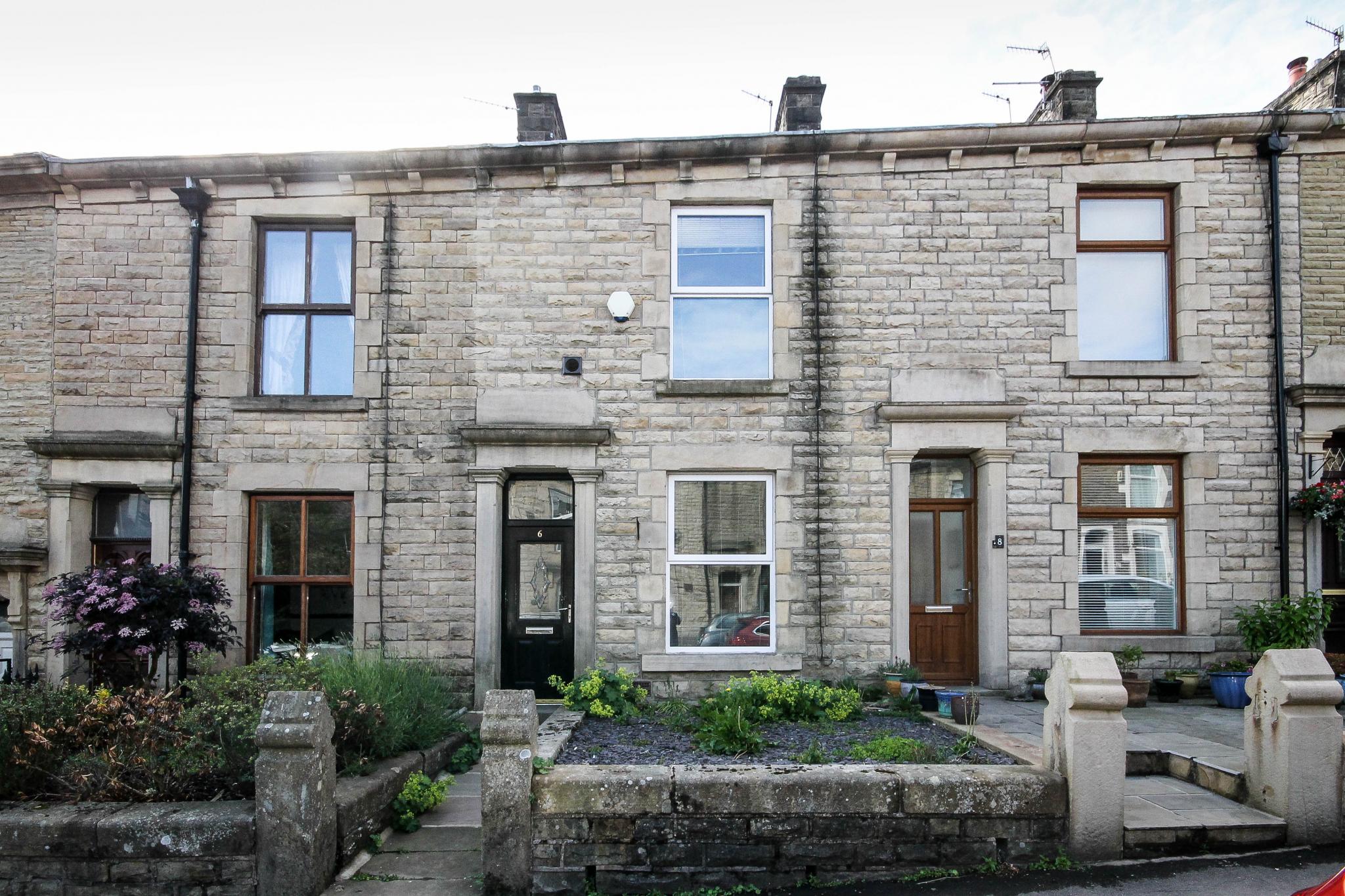 2 bedroom mid terraced house SSTC in Darwen - Photograph 1