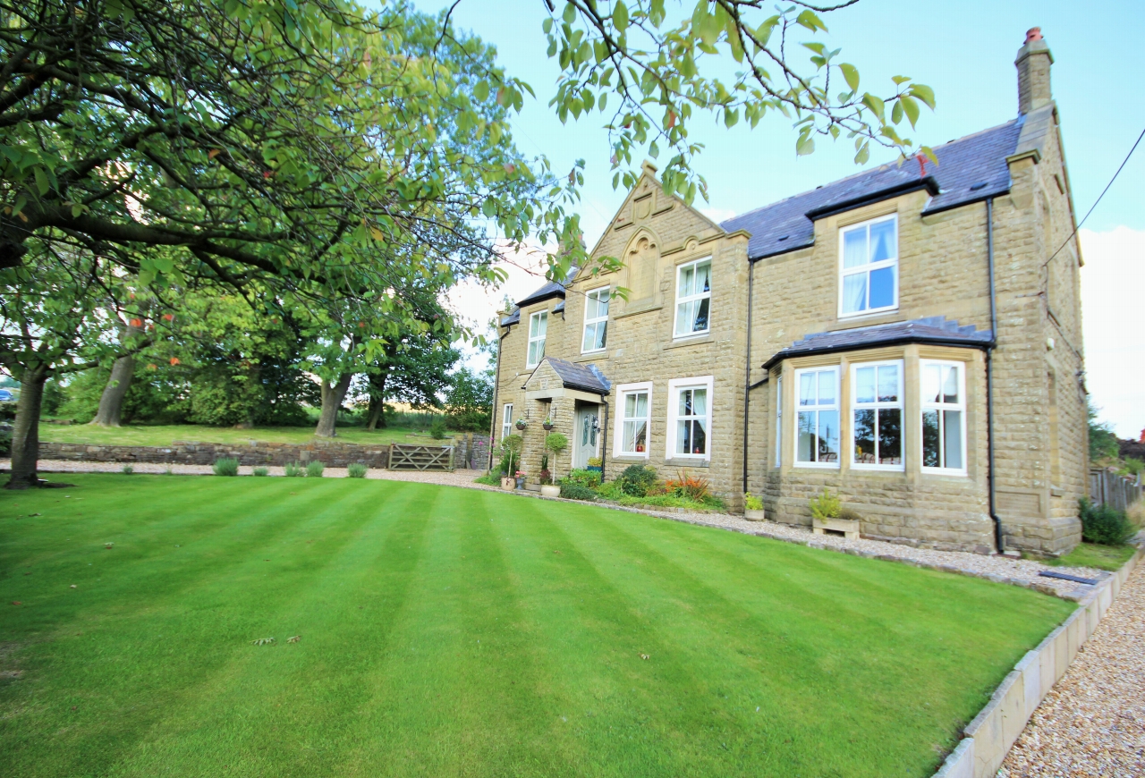 4 bedroom detached house Sale Agreed in Bolton - 35