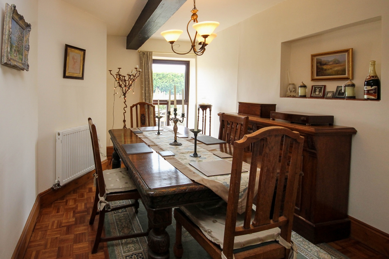 4 bedroom cottage house SSTC in Darwen - 4