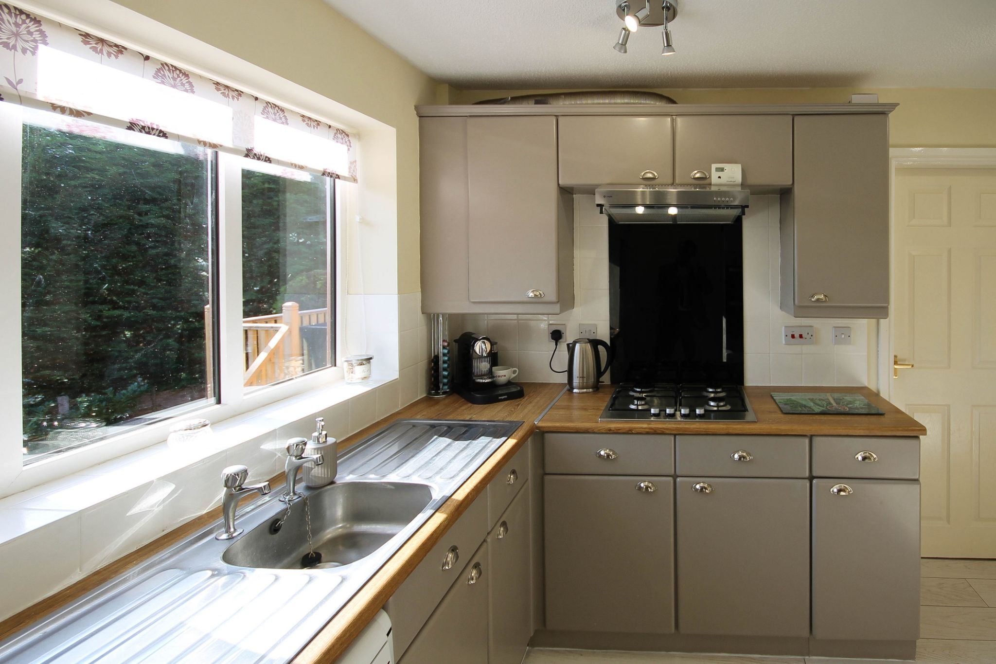 4 bedroom detached house SSTC in Bolton - Photograph 6