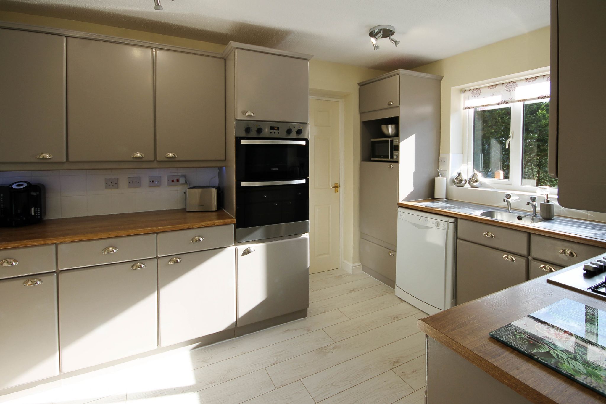4 bedroom detached house SSTC in Bolton - Photograph 4