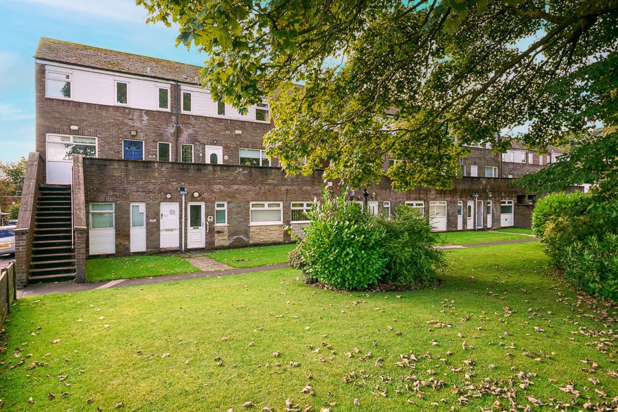 1 bedroom apartment flat/apartment SSTC in Bolton - Photograph 1