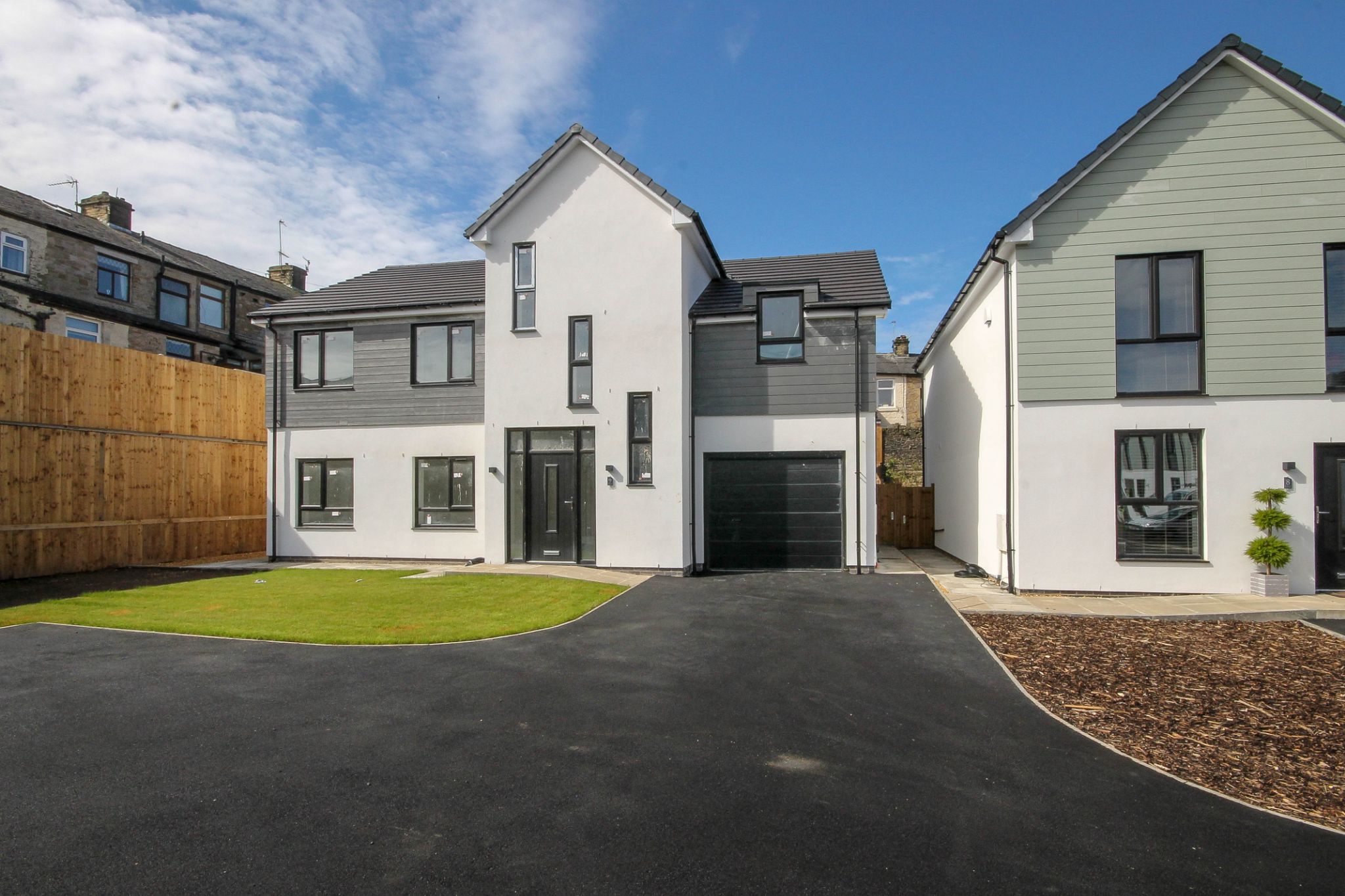 5 bedroom detached house SSTC in Darwen - Photograph 3