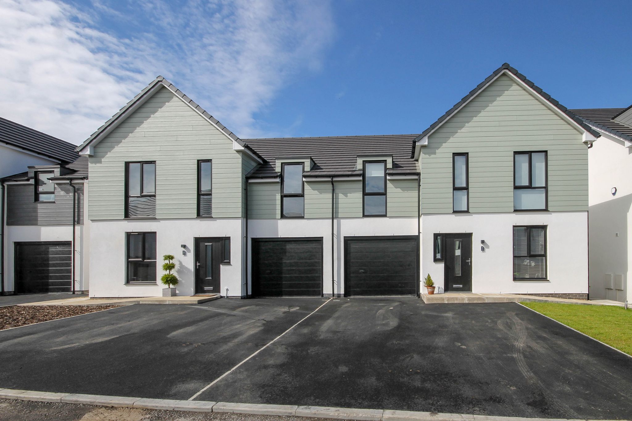 4 bedroom semi-detached house Sale Agreed in Darwen - Photograph 1