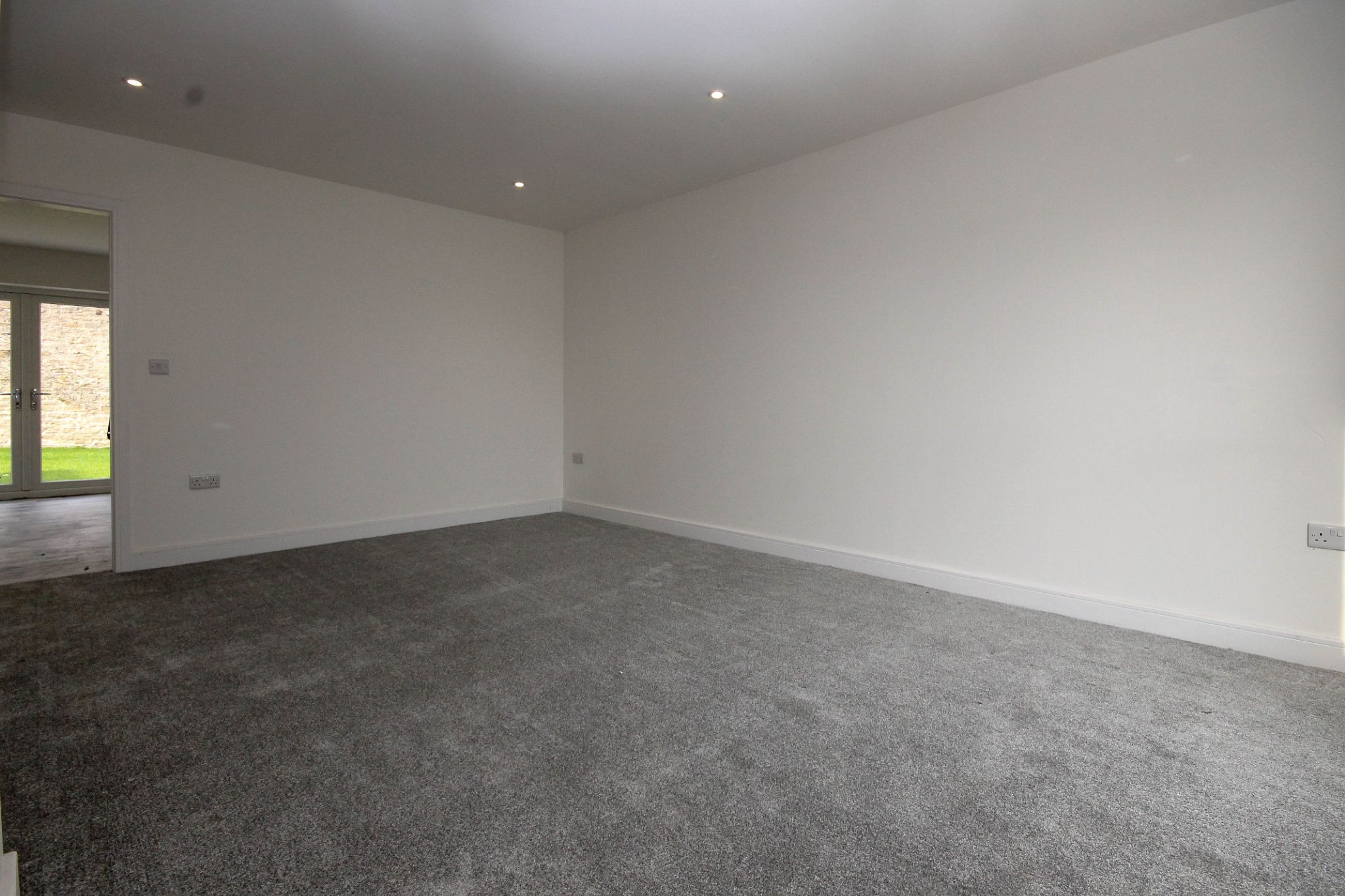 4 bedroom semi-detached house For Sale in Darwen - Photograph 5