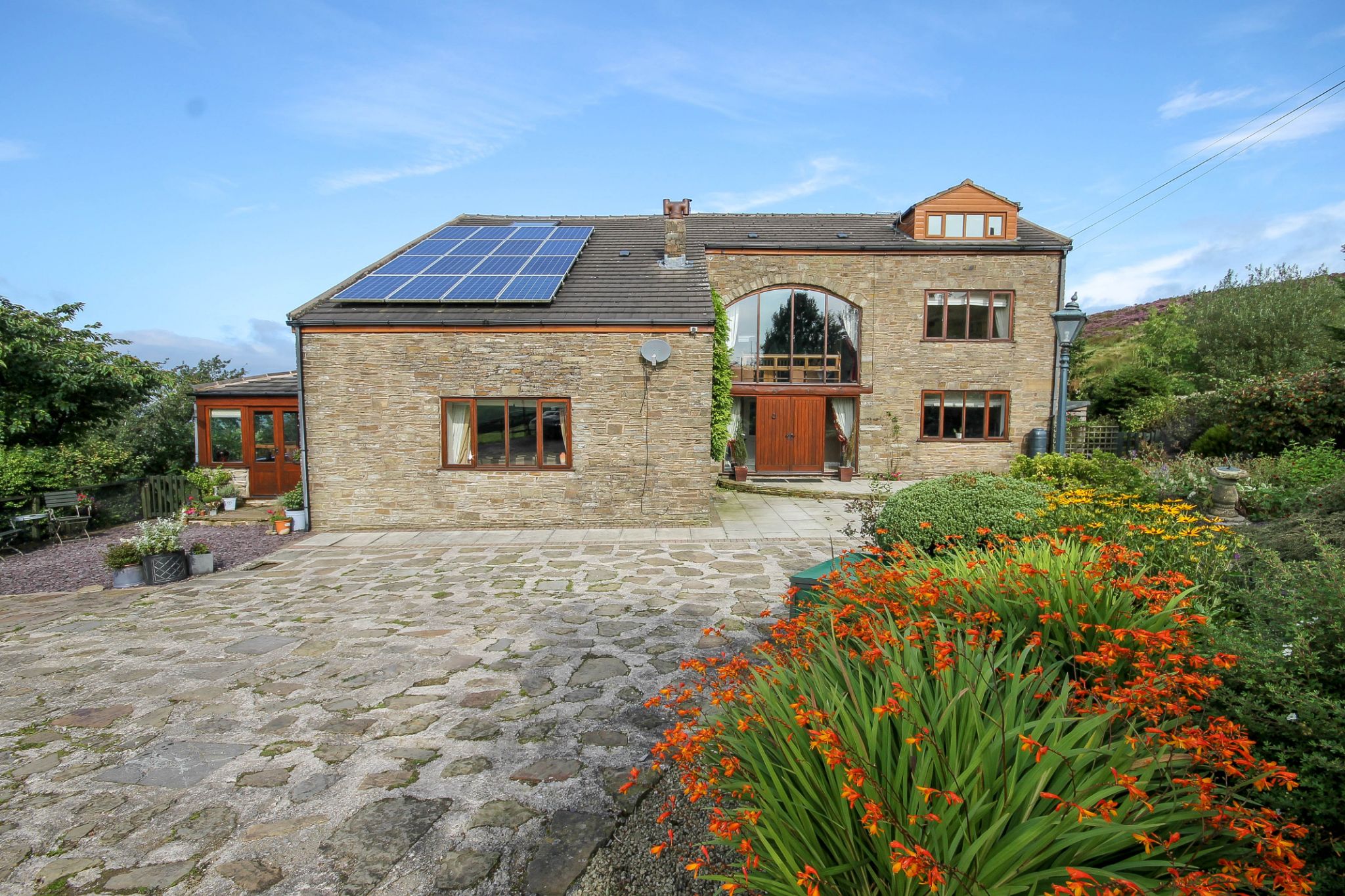 6 bedroom barn conversion house Sale Agreed in Darwen - Photograph 1