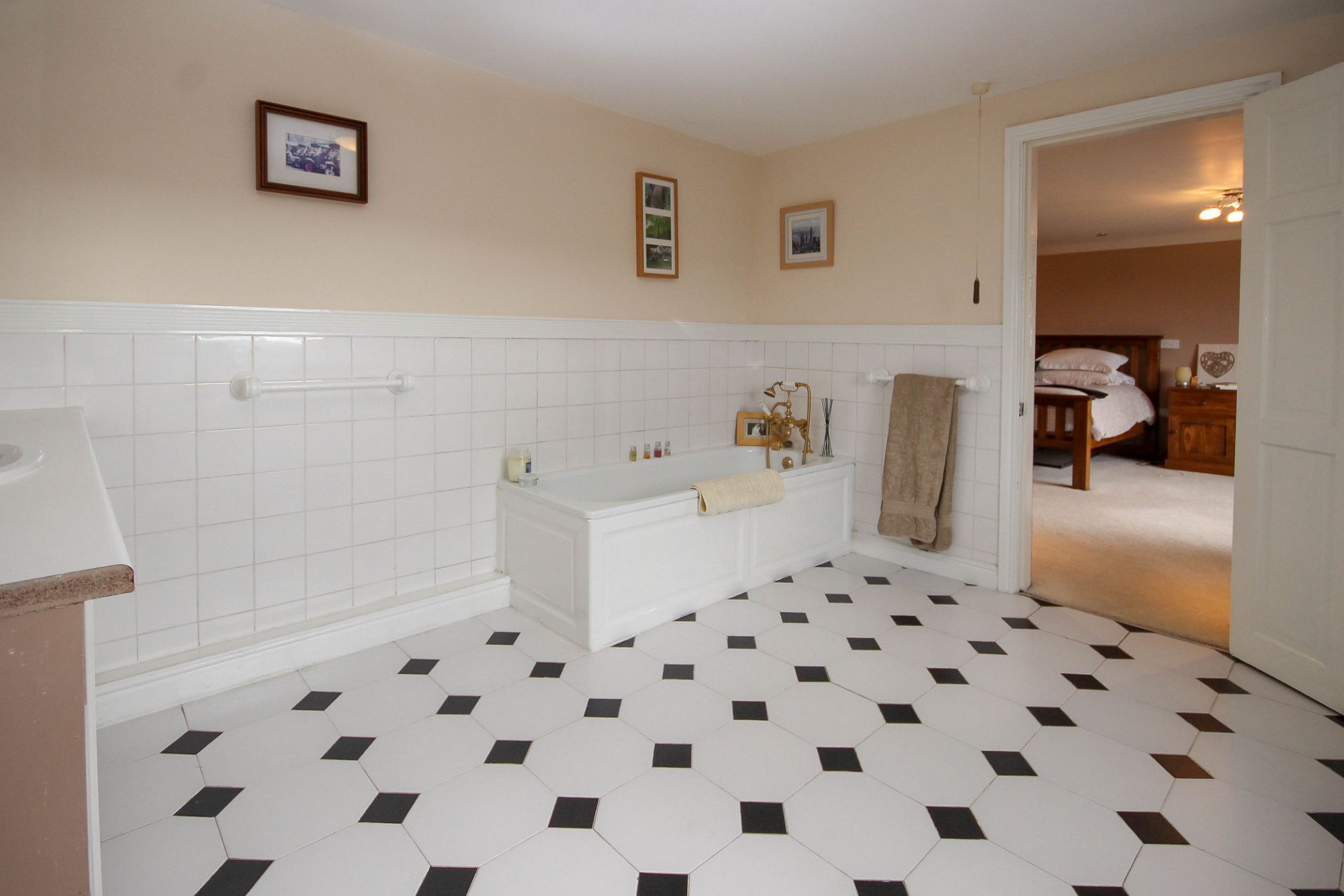 6 bedroom barn conversion house Sale Agreed in Darwen - Photograph 48