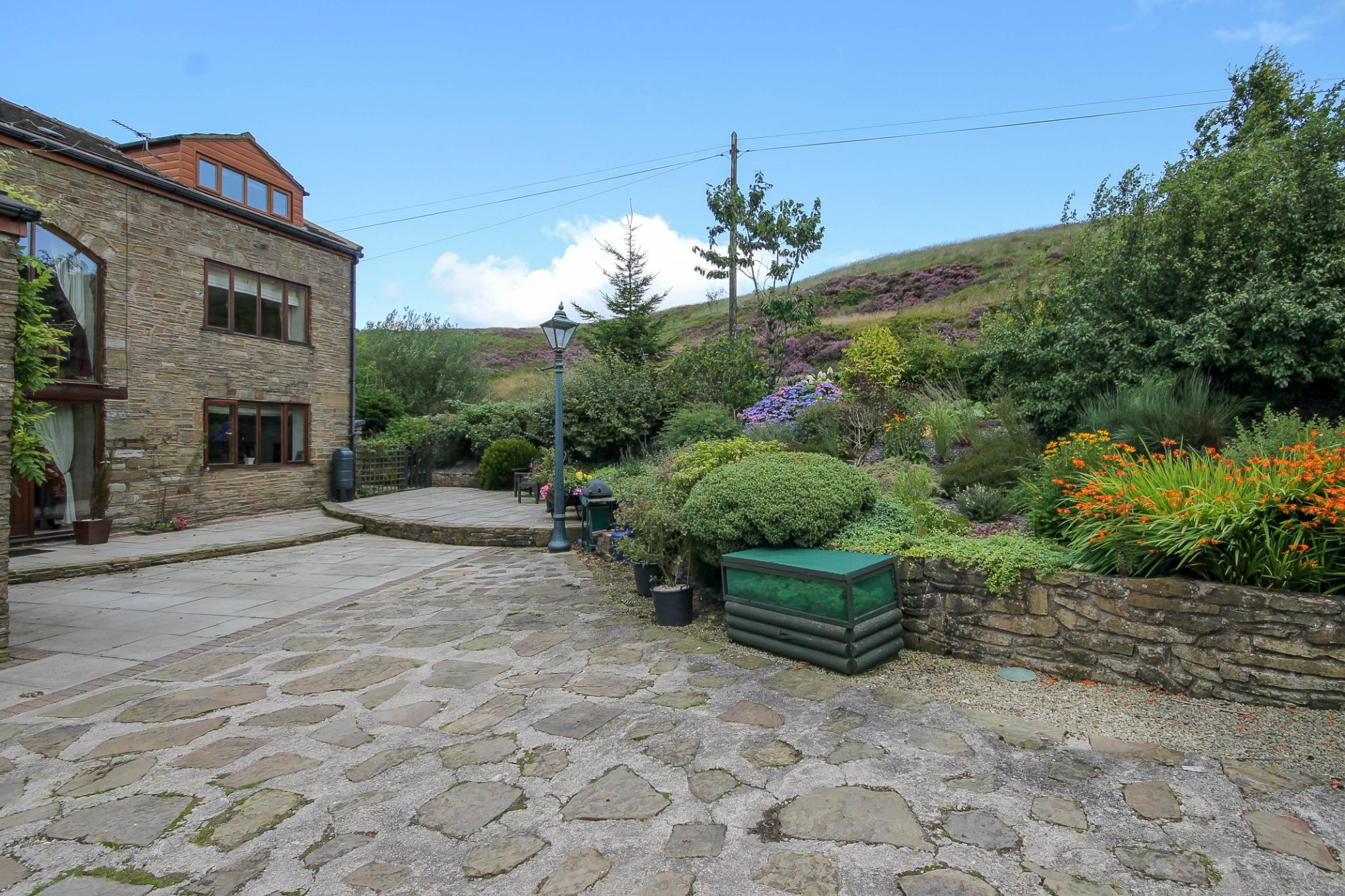 6 bedroom barn conversion house Sale Agreed in Darwen - Photograph 4