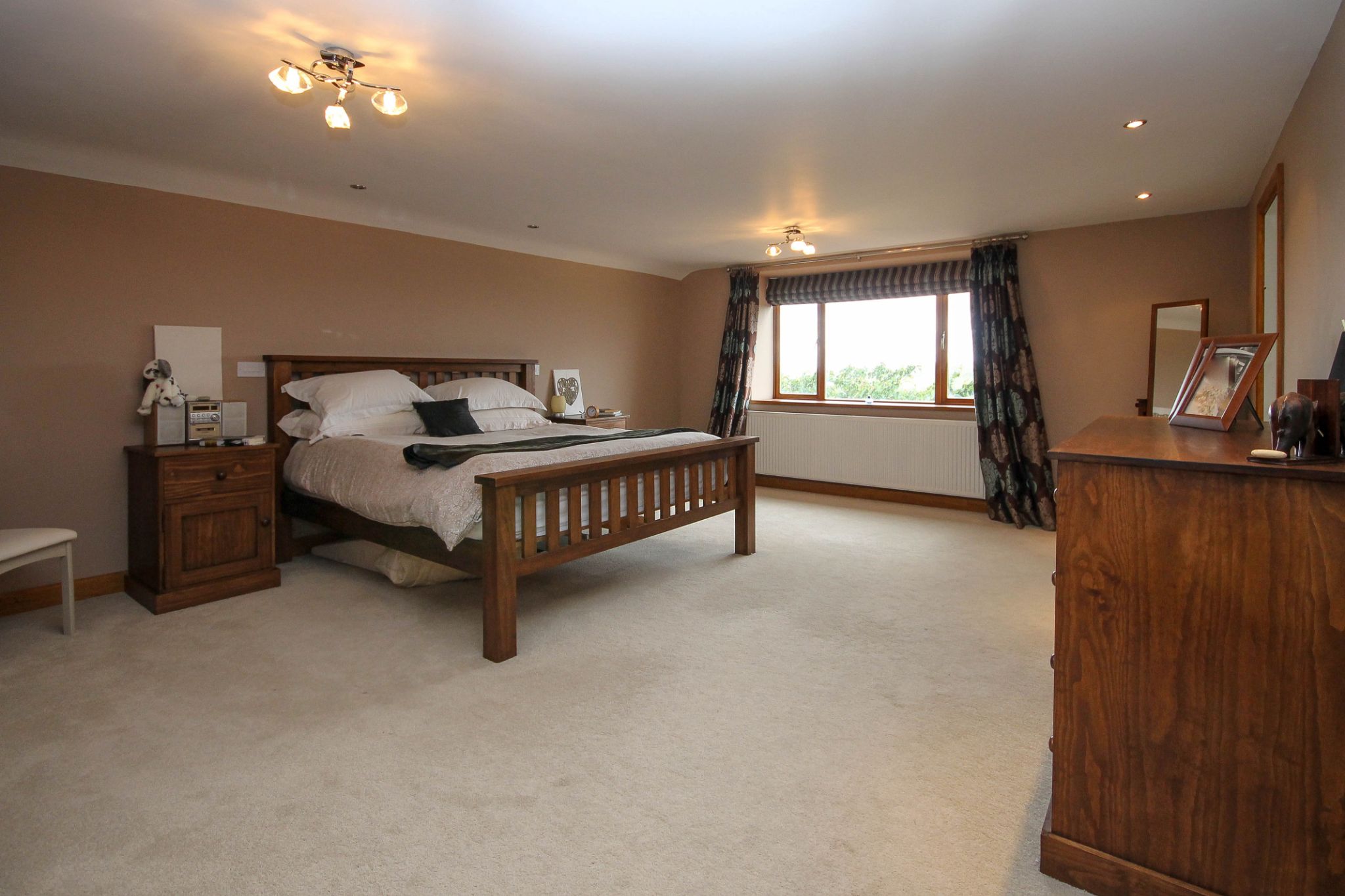 6 bedroom barn conversion house Sale Agreed in Darwen - Photograph 25