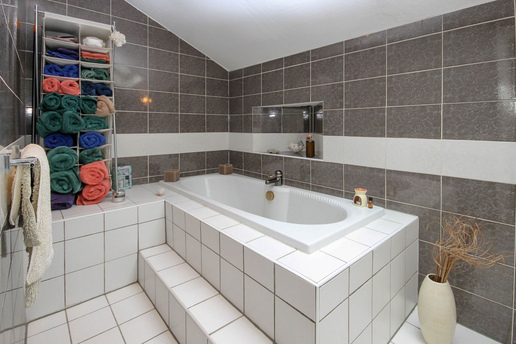 6 bedroom barn conversion house Sale Agreed in Darwen - Photograph 56