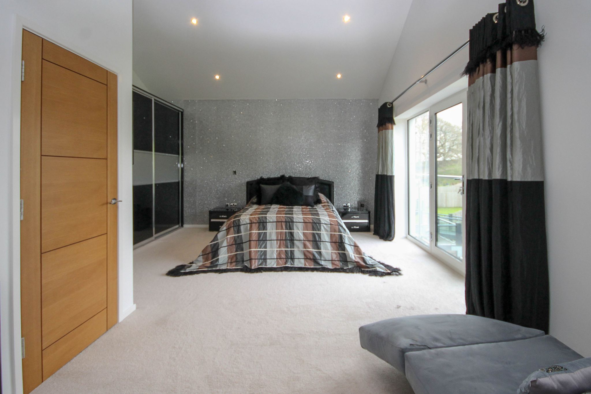 4 bedroom detached house For Sale in Bolton - Photograph 36