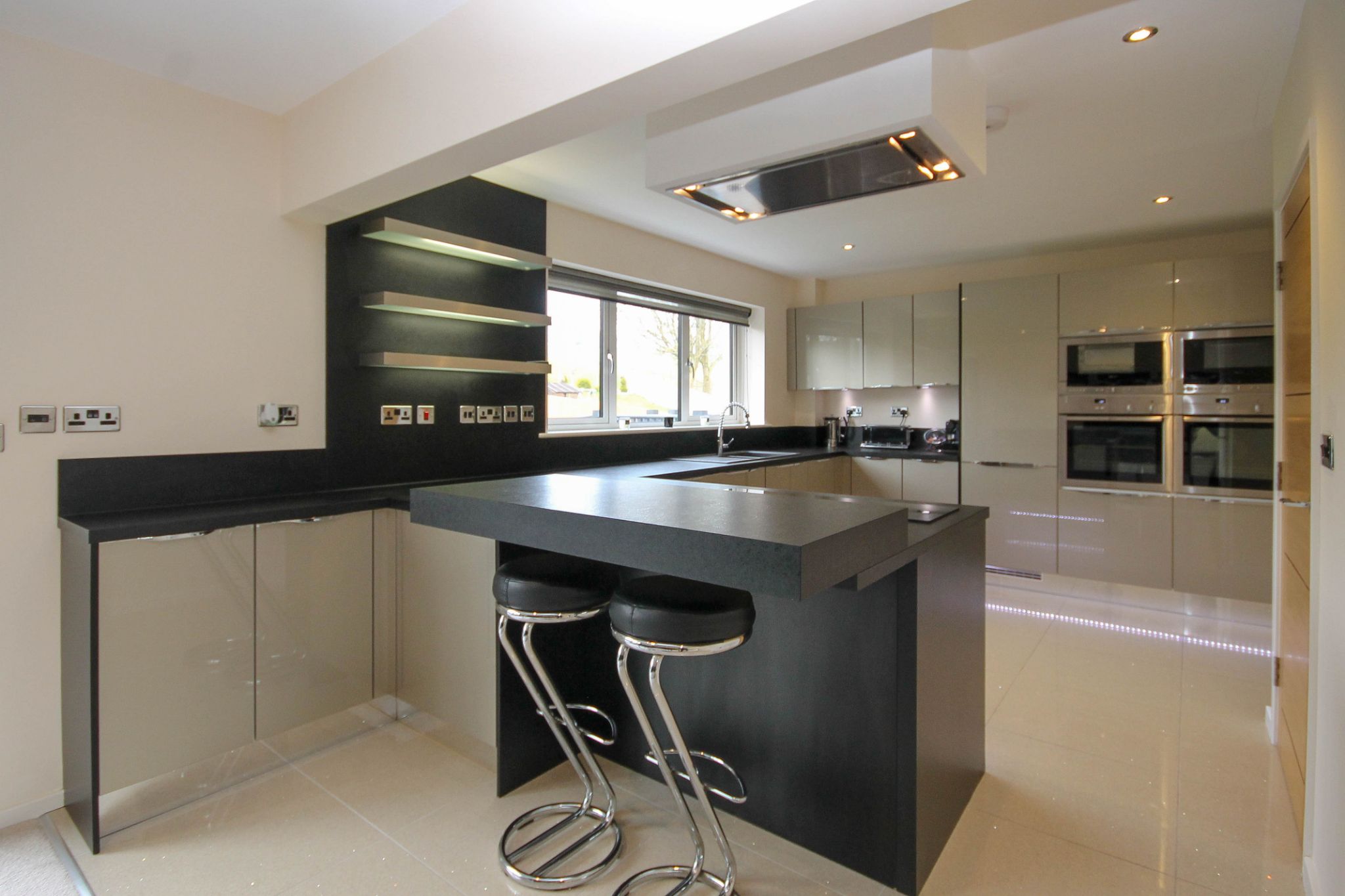 4 bedroom detached house For Sale in Bolton - Photograph 23