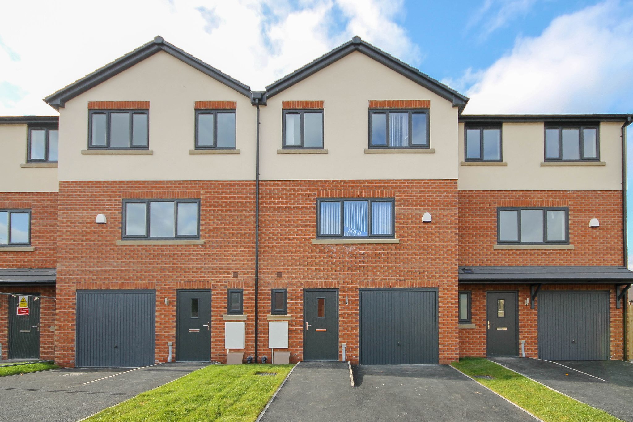 3 bedroom mews house For Sale in Oswaldtwistle - Photograph 1