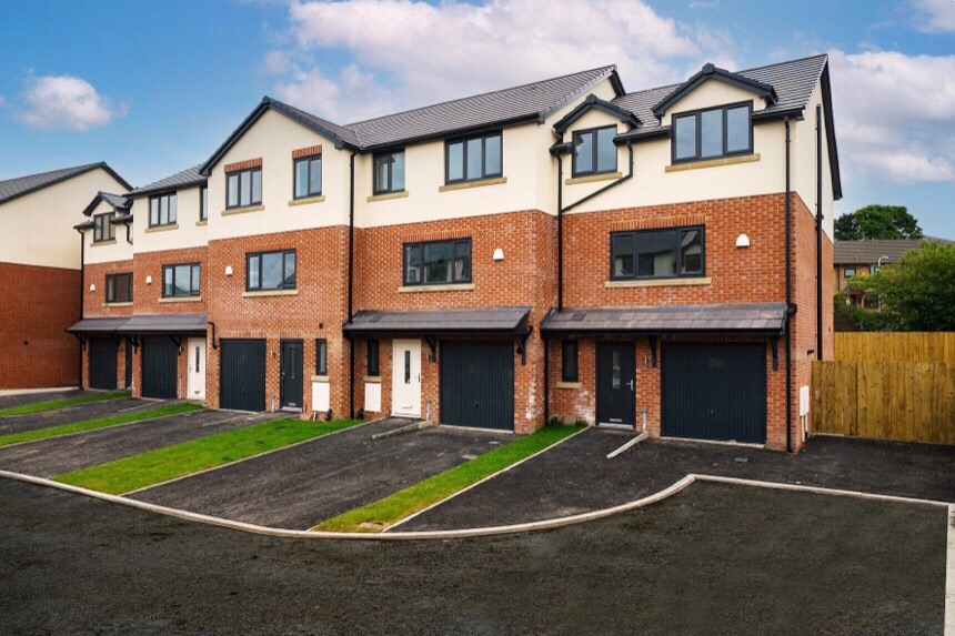 4 bedroom town house SSTC in Oswaldtwistle - Photograph 1