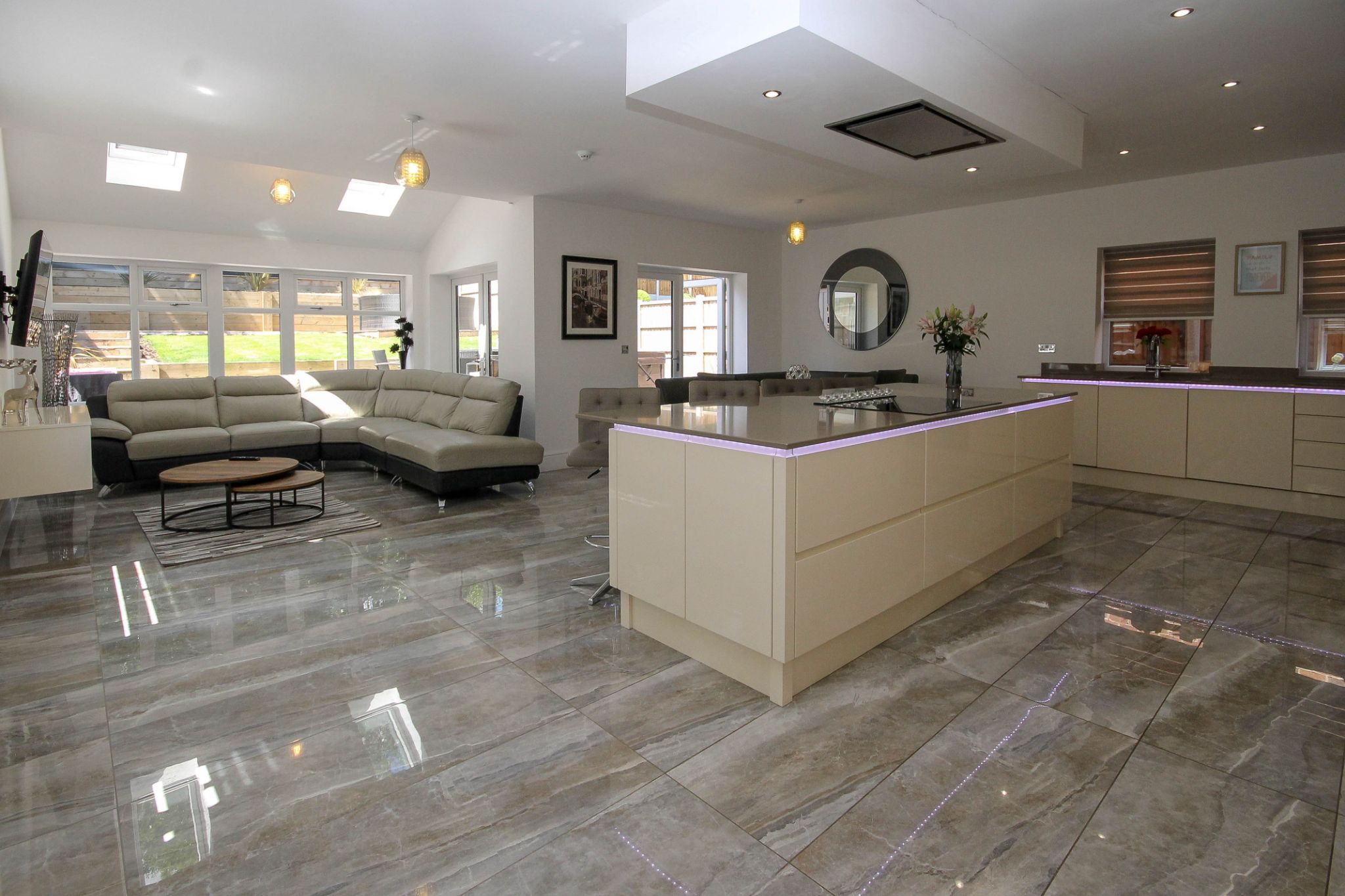 5 bedroom detached house Sale Agreed in Bolton - Photograph 2