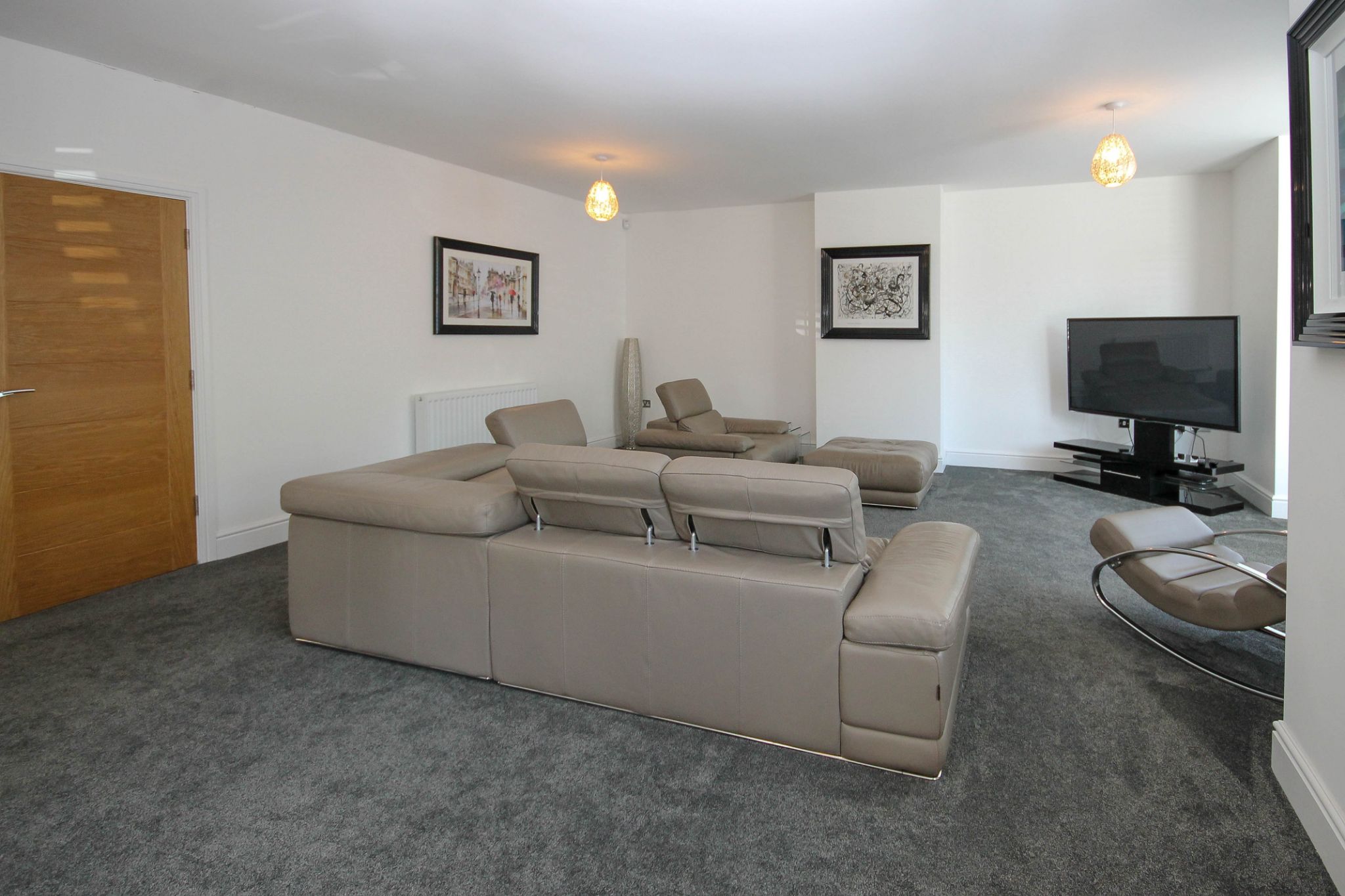5 bedroom detached house Sale Agreed in Bolton - Photograph 8