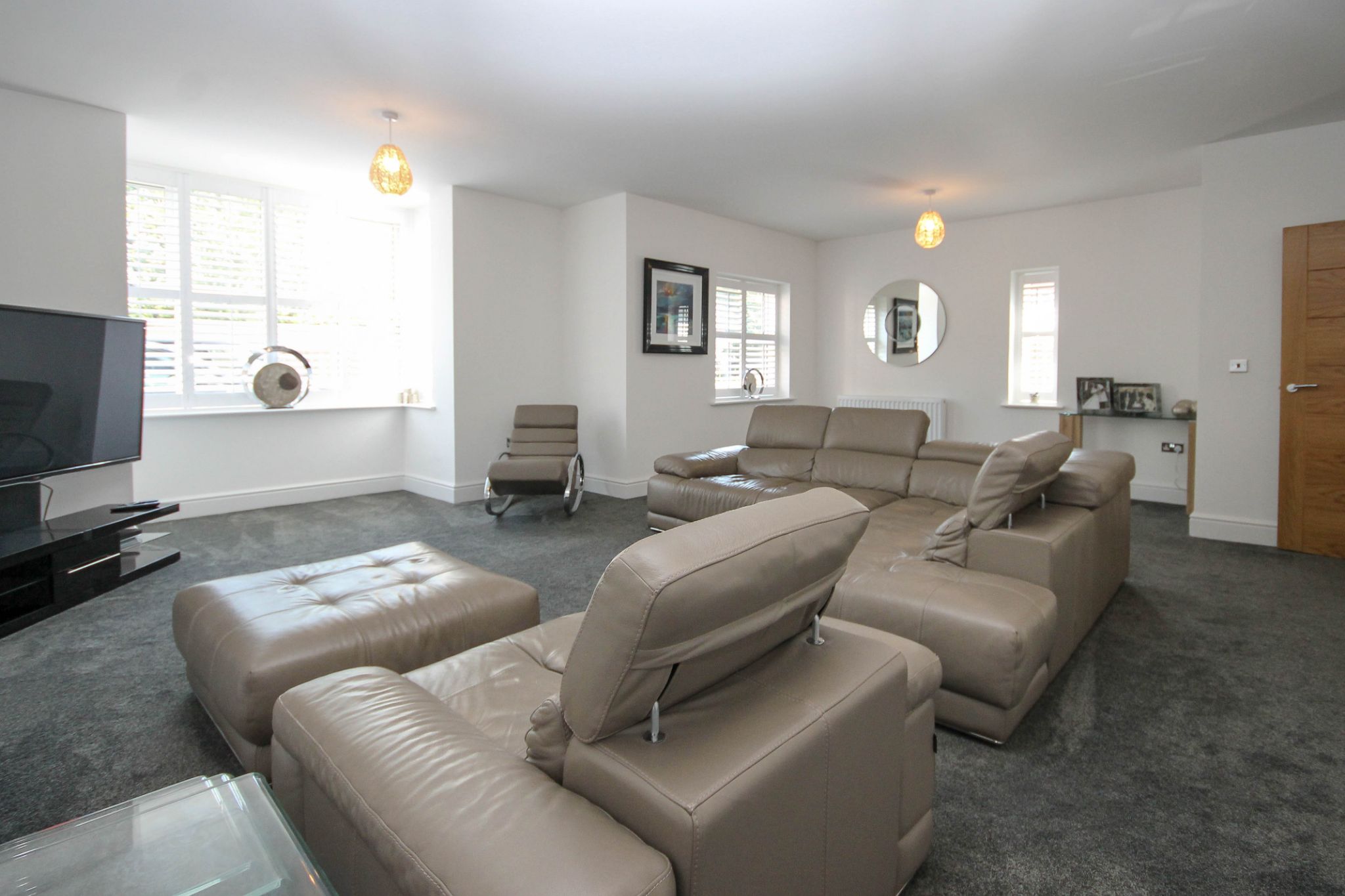 5 bedroom detached house Sale Agreed in Bolton - Photograph 3