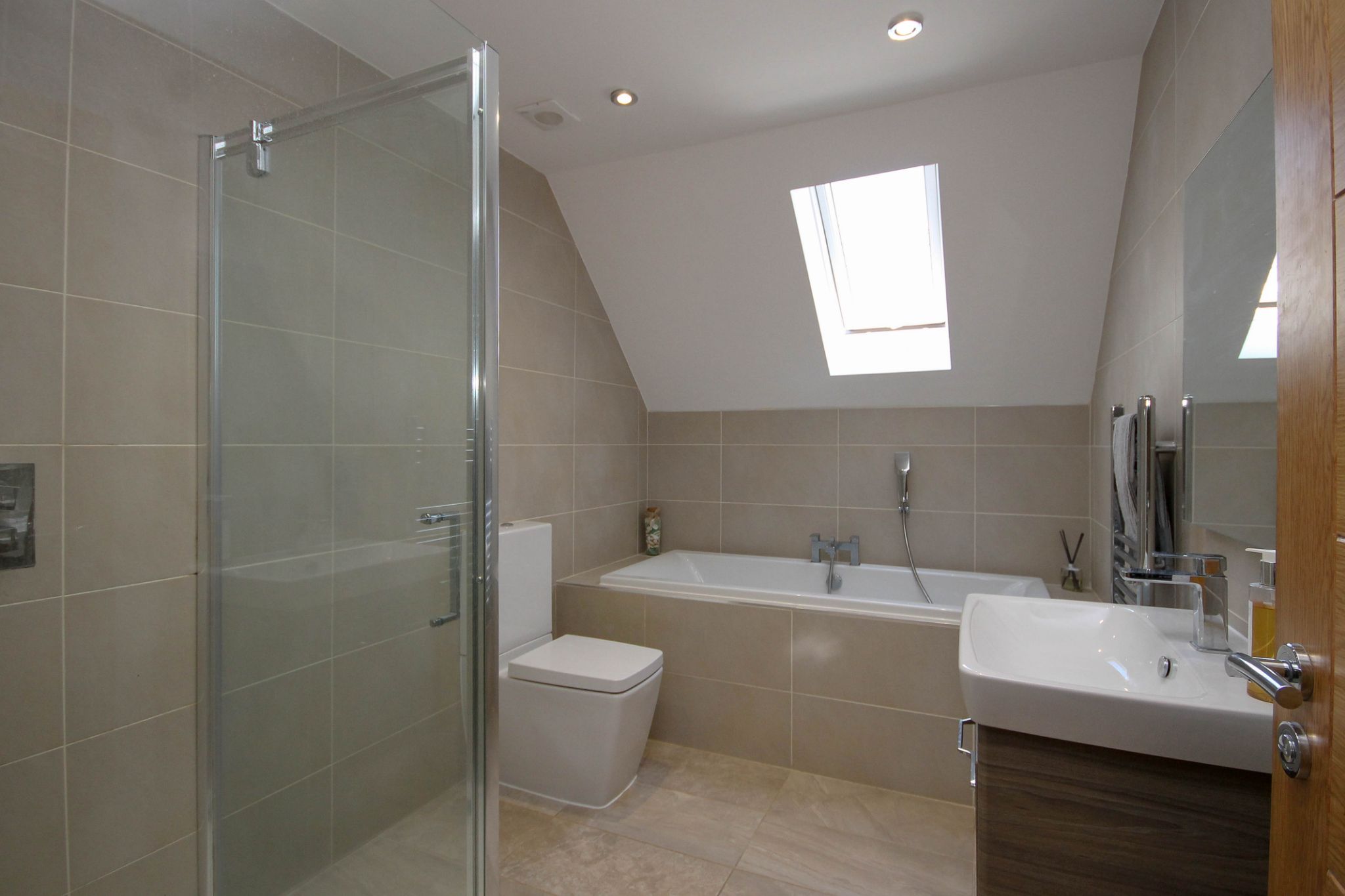 5 bedroom detached house Sale Agreed in Bolton - Photograph 35