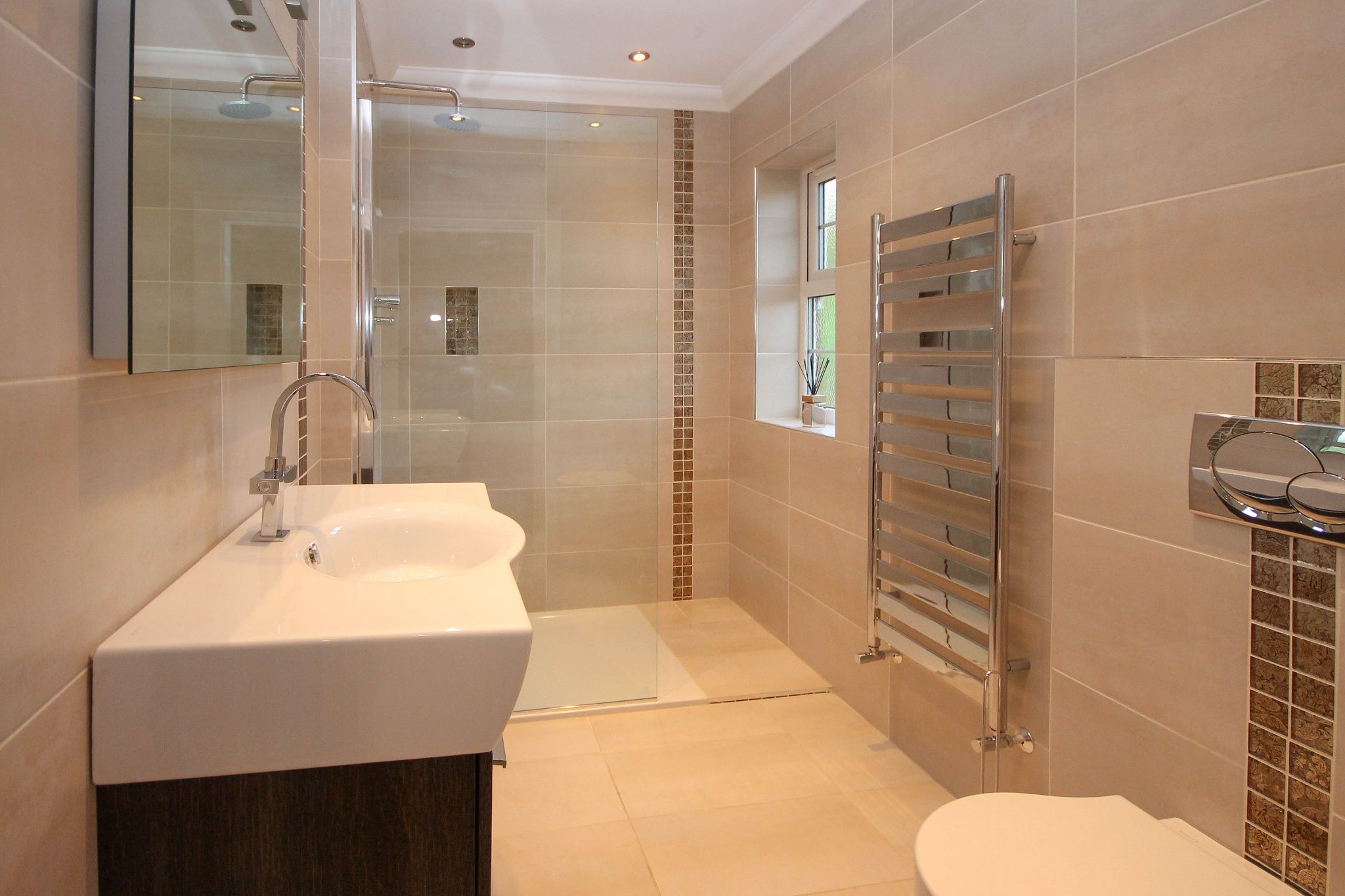 6 bedroom detached house For Sale in Bolton - Photograph 31