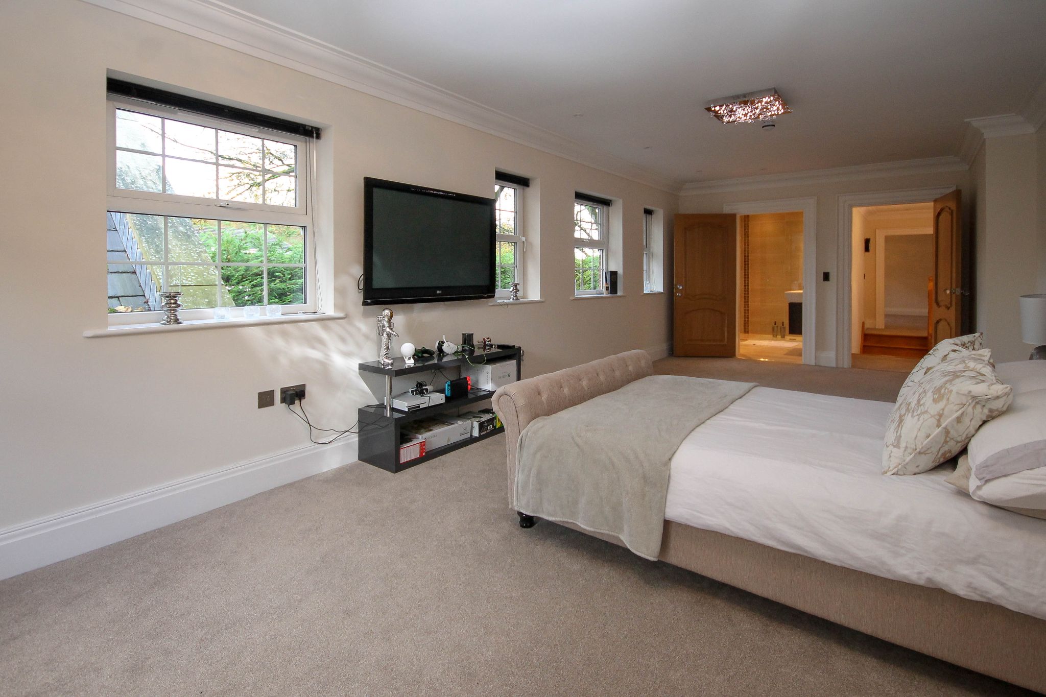6 bedroom detached house For Sale in Bolton - Photograph 28