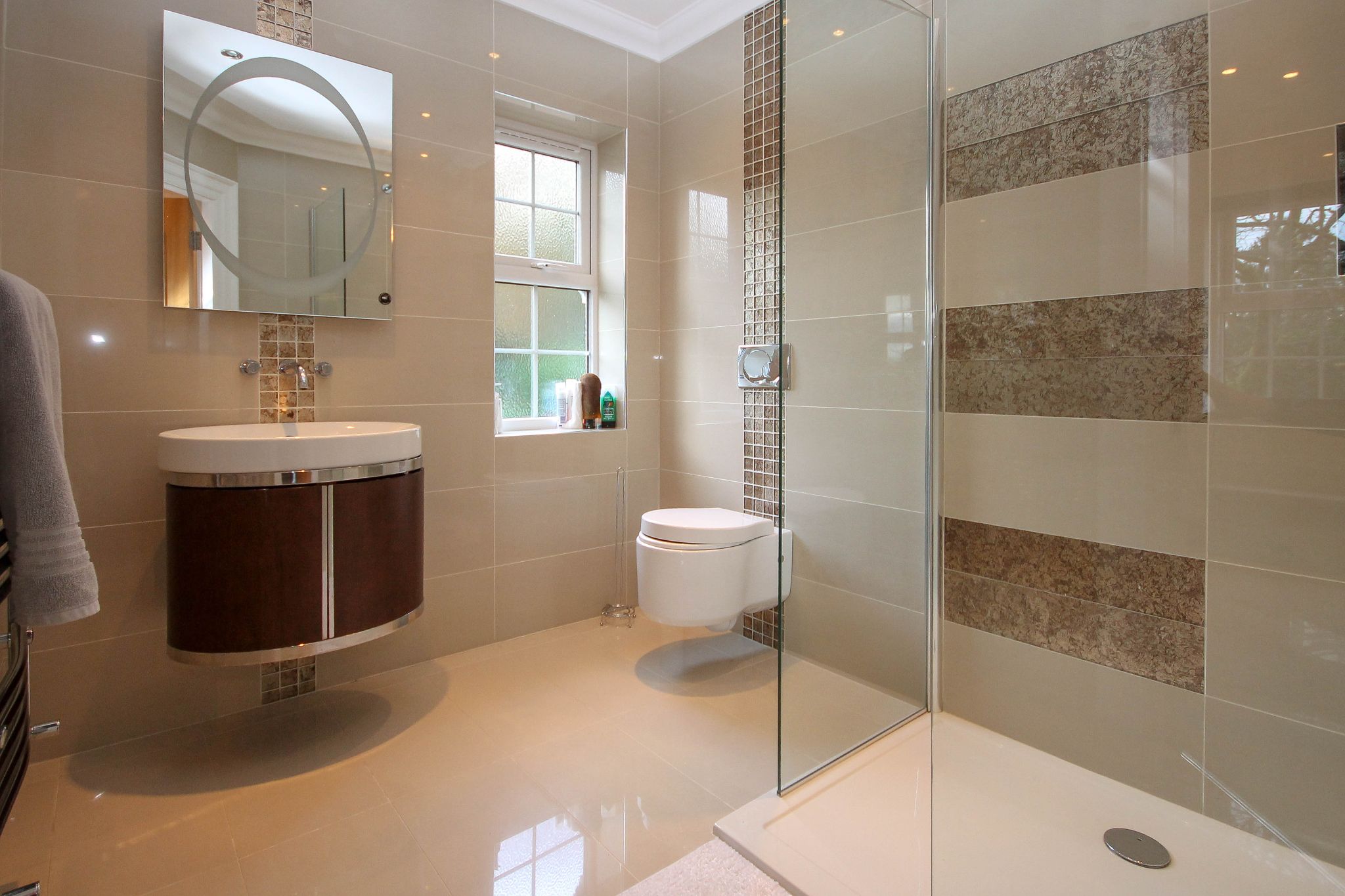 6 bedroom detached house For Sale in Bolton - Photograph 15