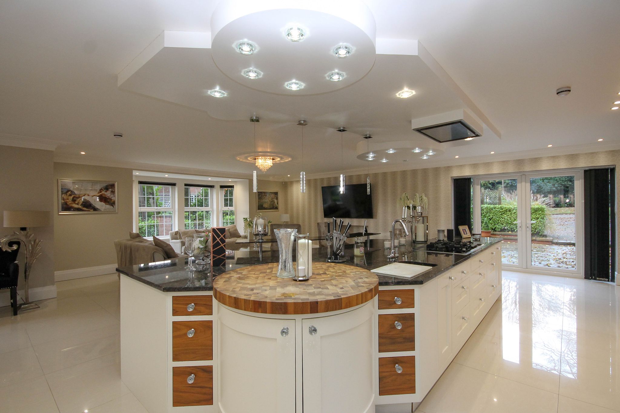 6 bedroom detached house For Sale in Bolton - Photograph 30