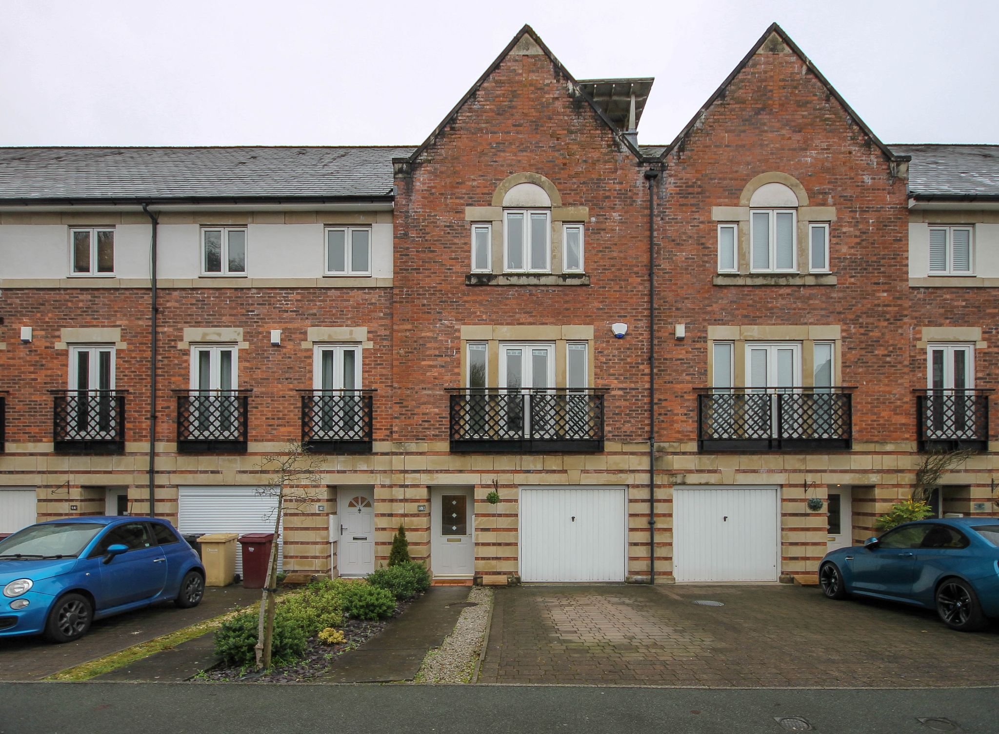 3 bedroom town house Sale Agreed in Bolton - Photograph 1