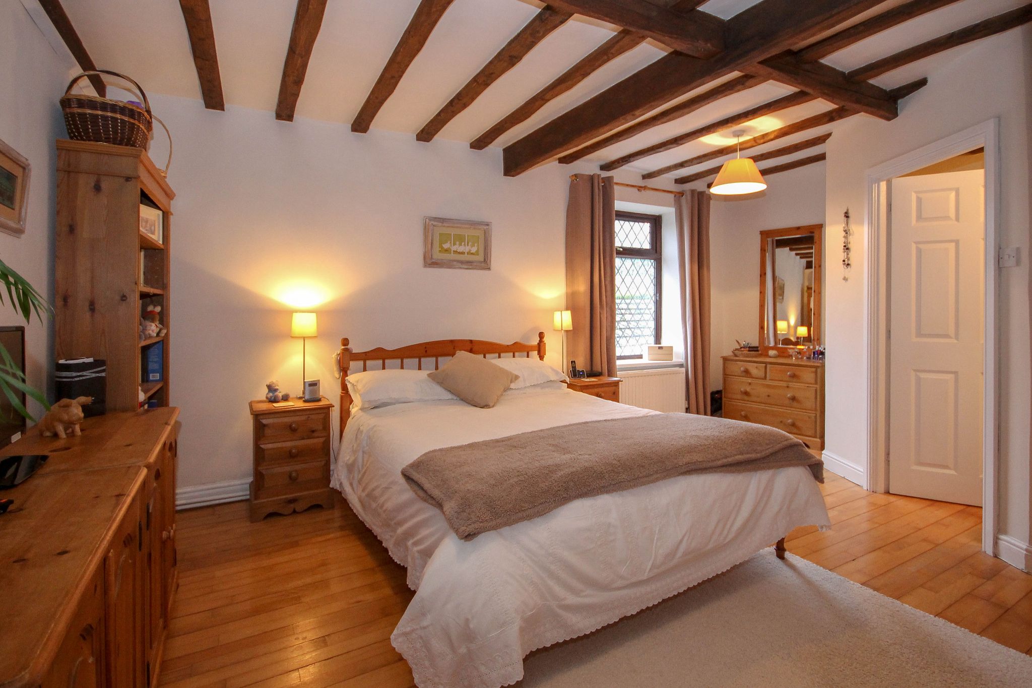 4 bedroom barn conversion house For Sale in Bolton - Photograph 12