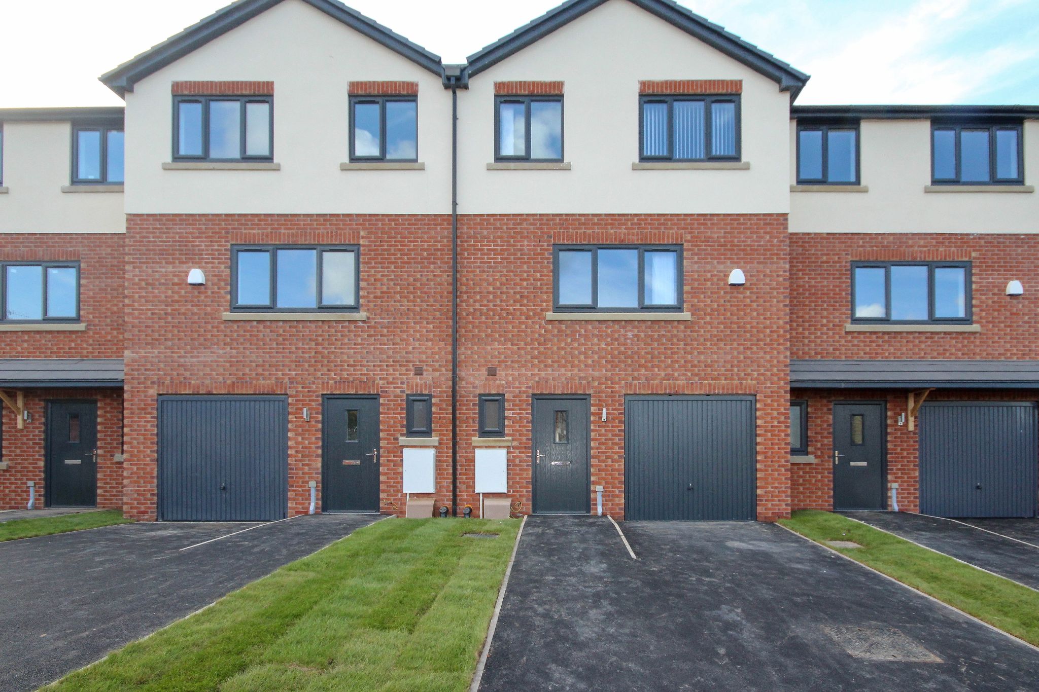 3 bedroom mews house For Sale in Oswaldtwistle - Photograph 1