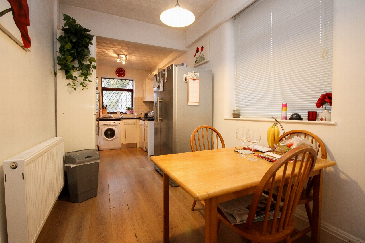 3 bedroom semi-detached house SSTC in Bolton - 8