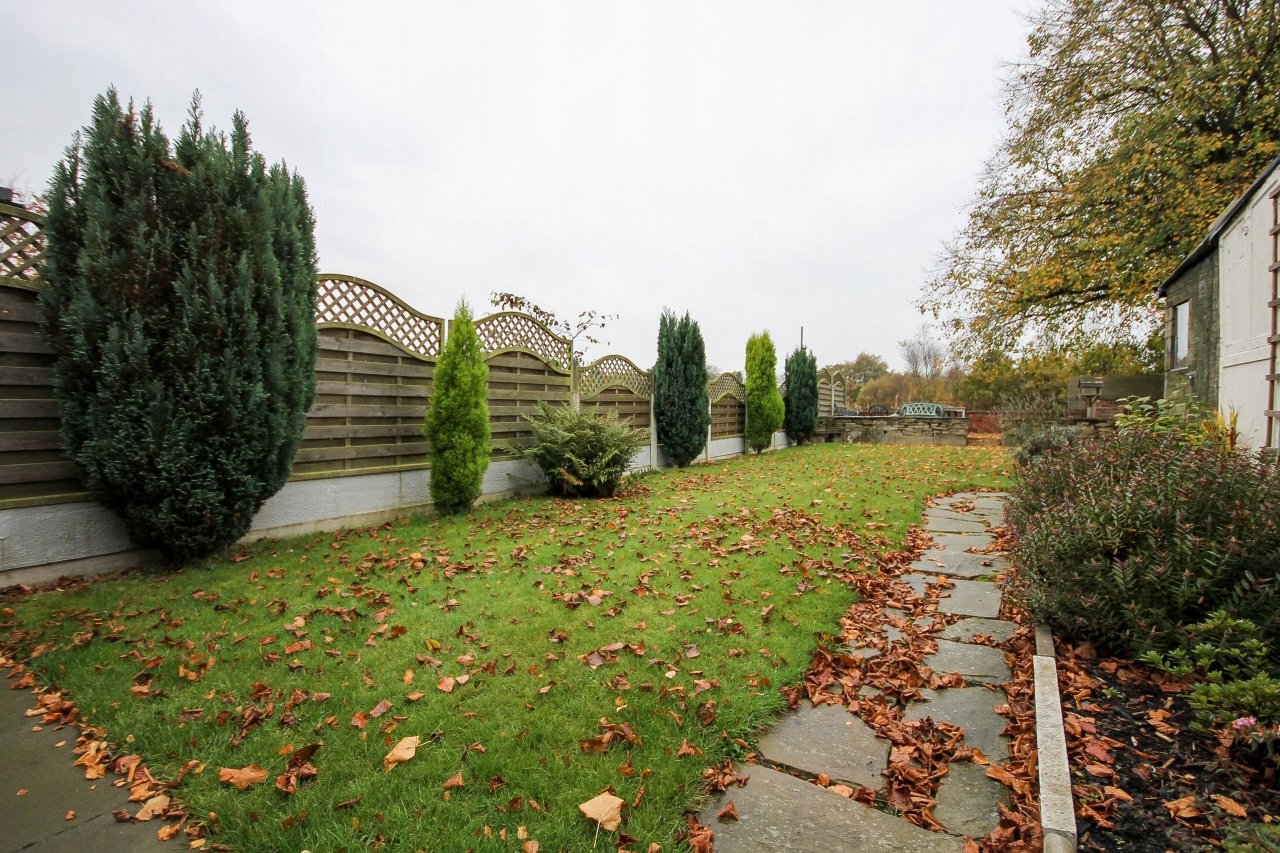 3 bedroom semi-detached house SSTC in Bolton - 14