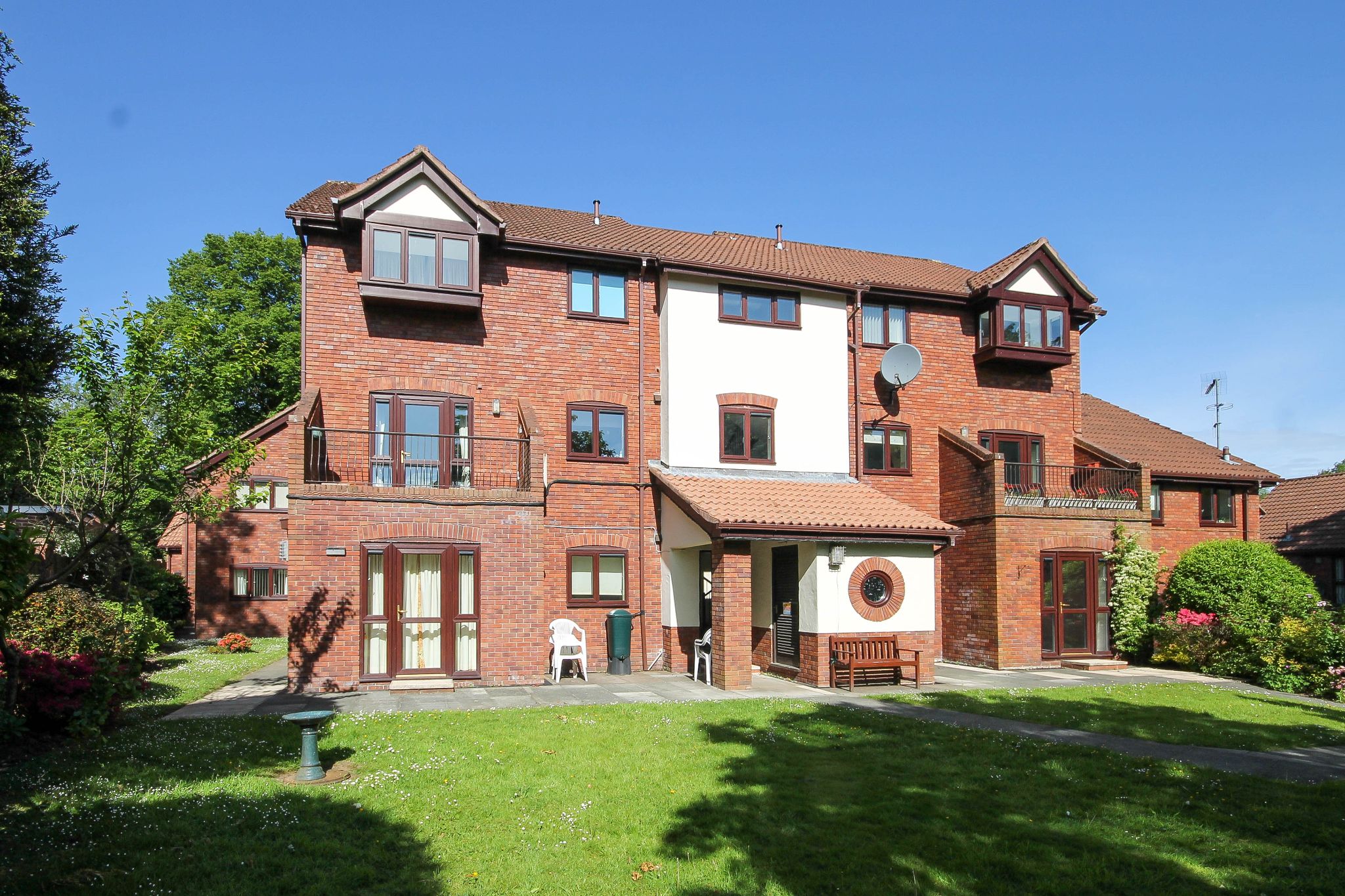 2 bedroom apartment flat/apartment For Sale in Bolton - Photograph 1