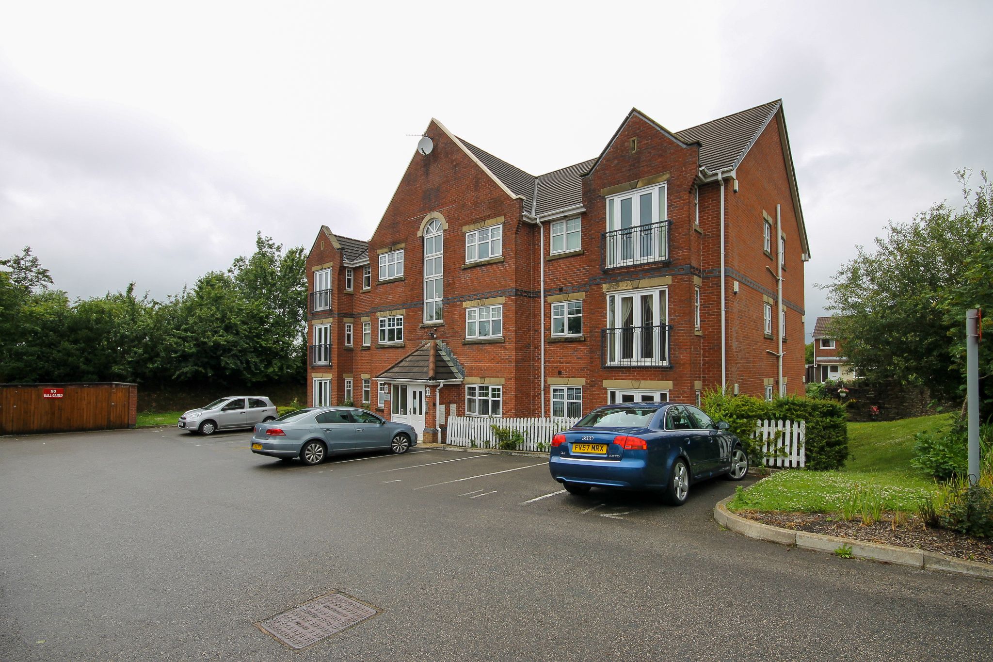 2 bedroom apartment flat/apartment For Sale in Darwen - Photograph 1