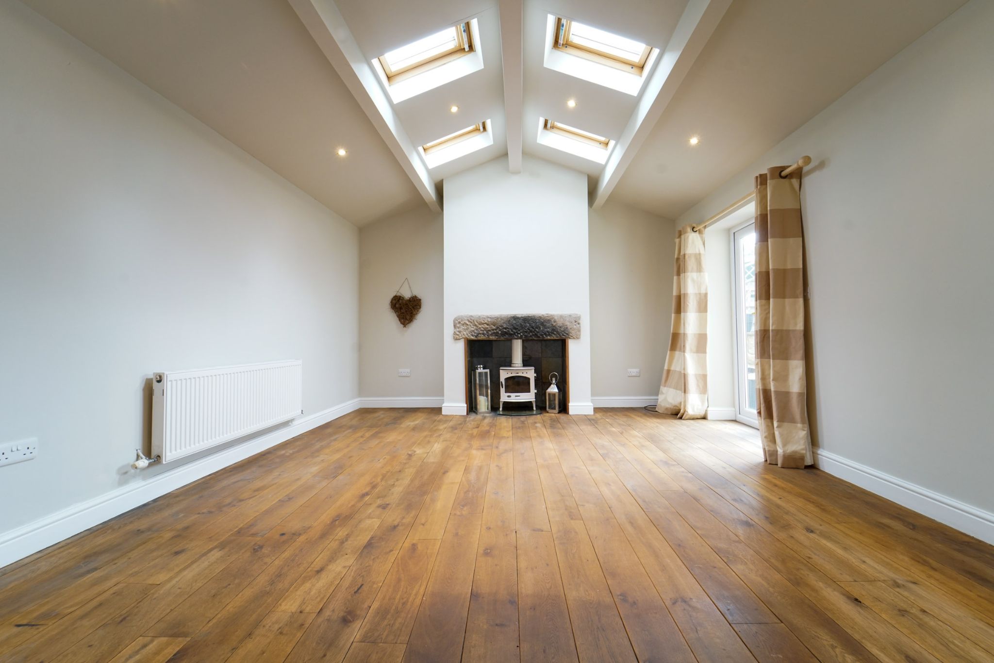 4 bedroom end terraced house SSTC in Darwen - Photograph 6