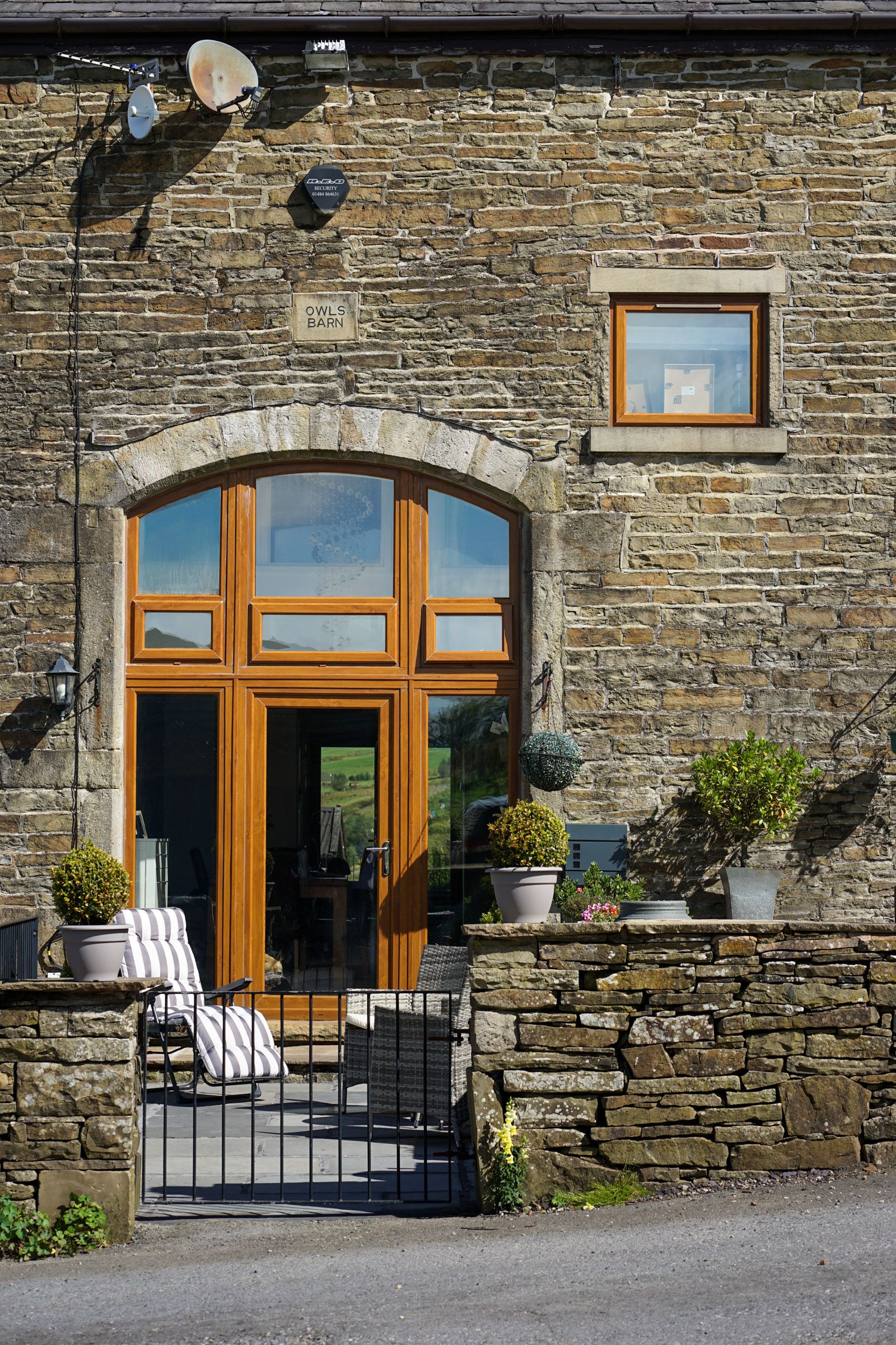 4 bedroom barn conversion house SSTC in Bolton - Photograph 4