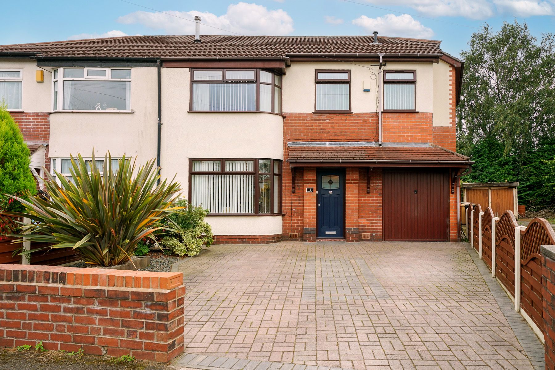 4 bedroom semi-detached house Sale Agreed in Bolton - Photograph 3