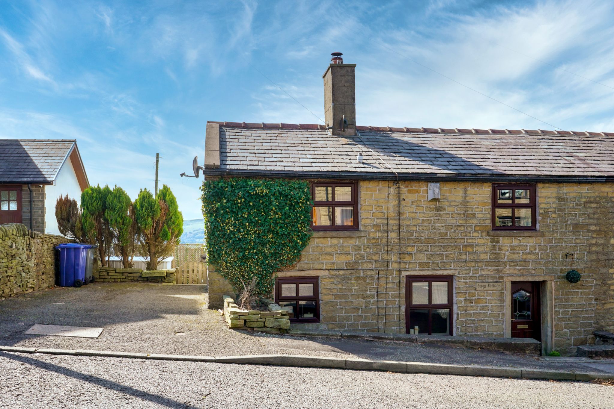 2 bedroom end terraced house For Sale in Blackburn - Photograph 2