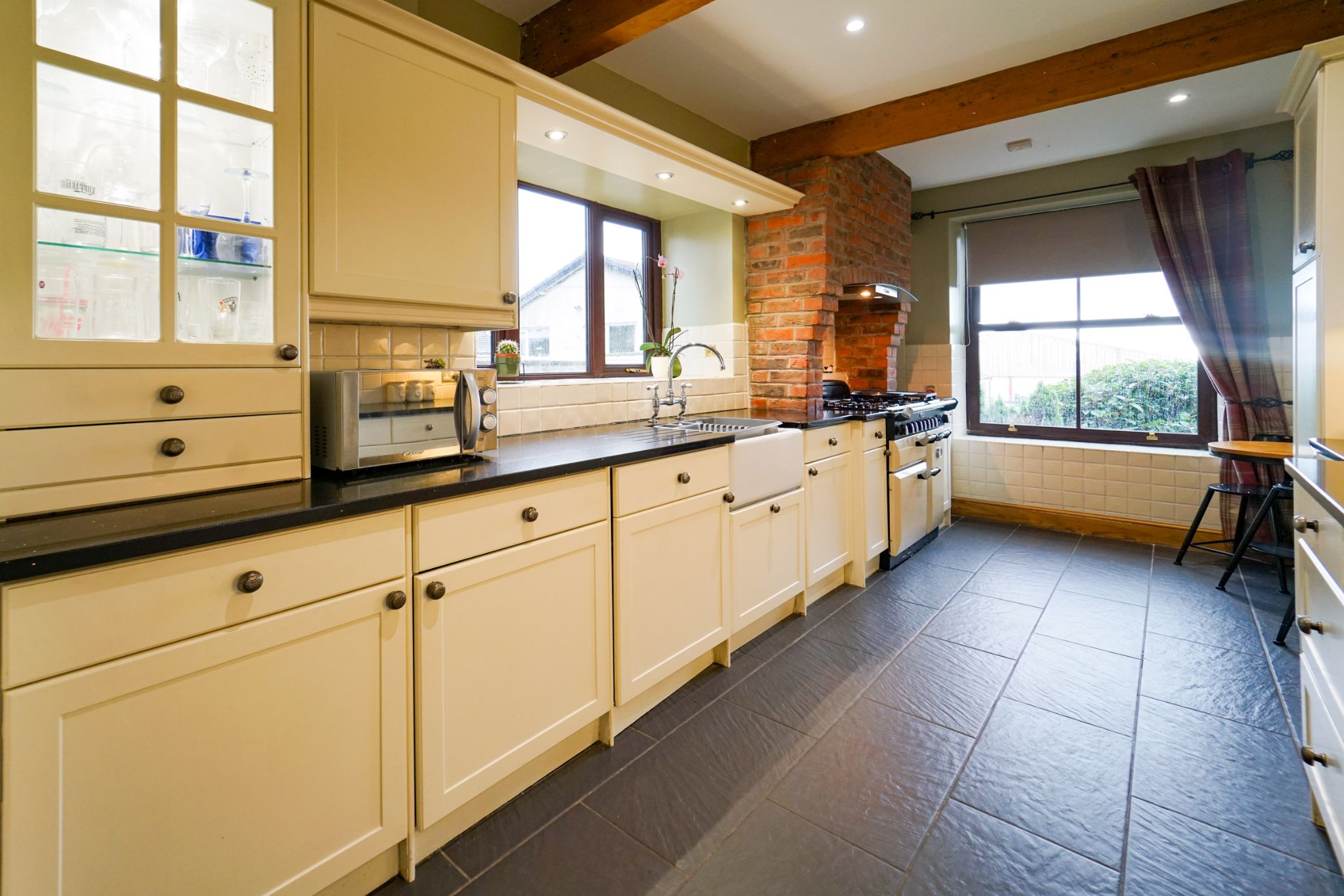 5 bedroom detached house SSTC in Bolton - Photograph 11