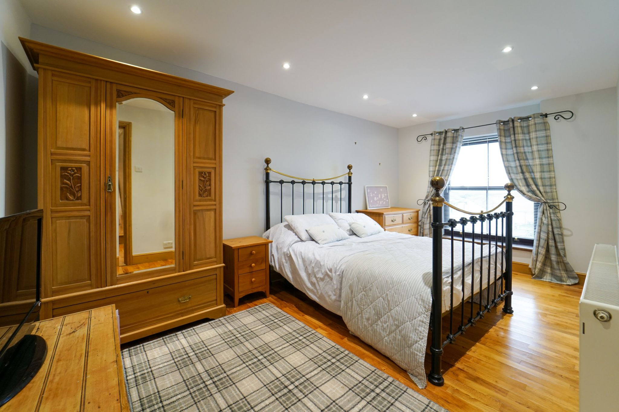 5 bedroom detached house SSTC in Bolton - Photograph 71