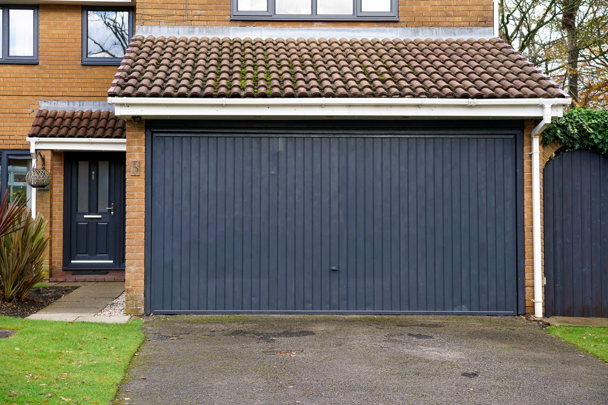 4 bedroom detached house SSTC in Bolton - Photograph 4
