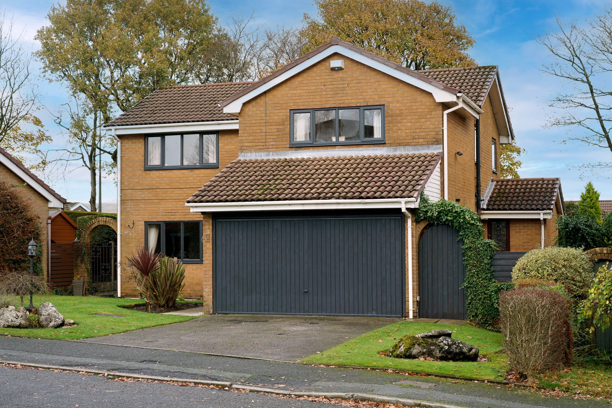 4 bedroom detached house SSTC in Bolton - Photograph 3