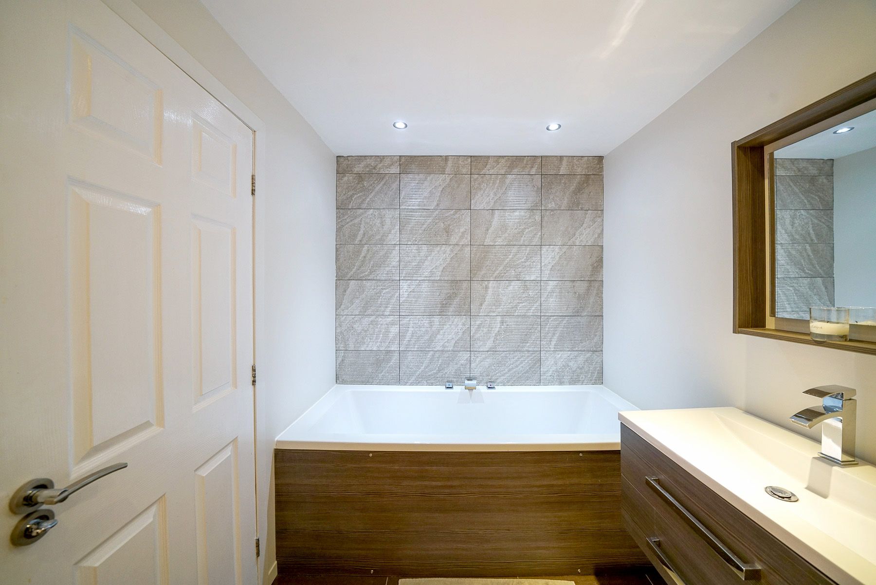 4 bedroom detached house Sale Agreed in Bolton - Photograph 80