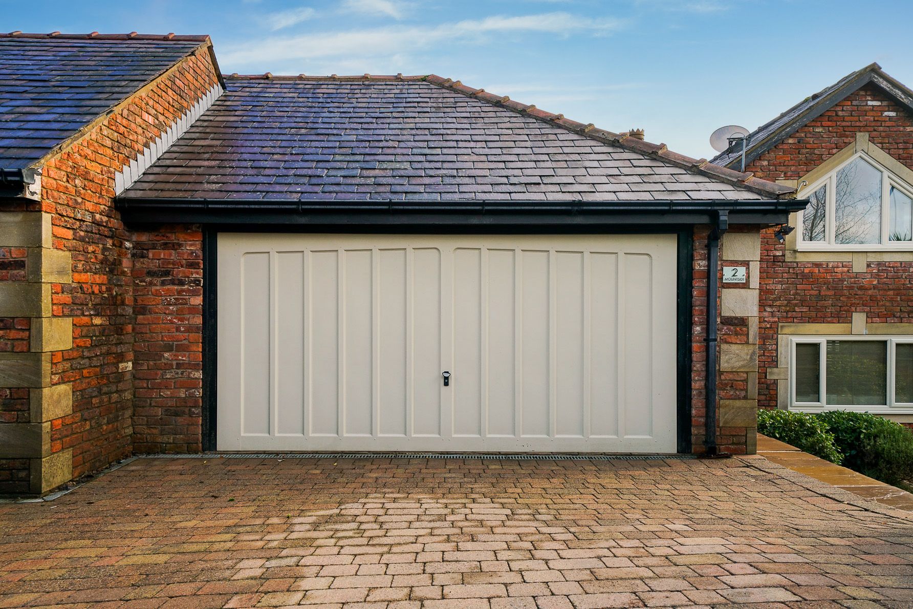 4 bedroom detached house Sale Agreed in Bolton - Photograph 98