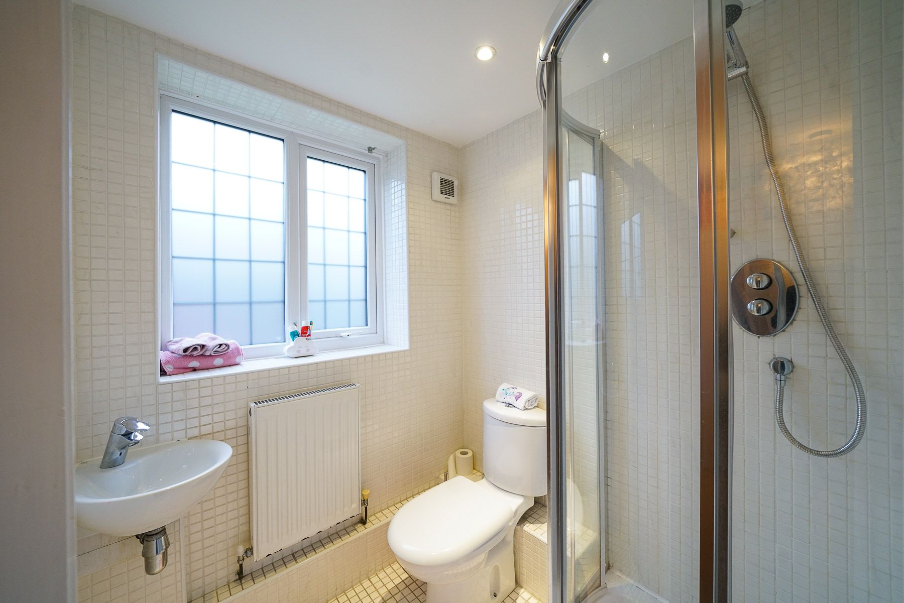 4 bedroom detached house Sale Agreed in Bolton - Photograph 71